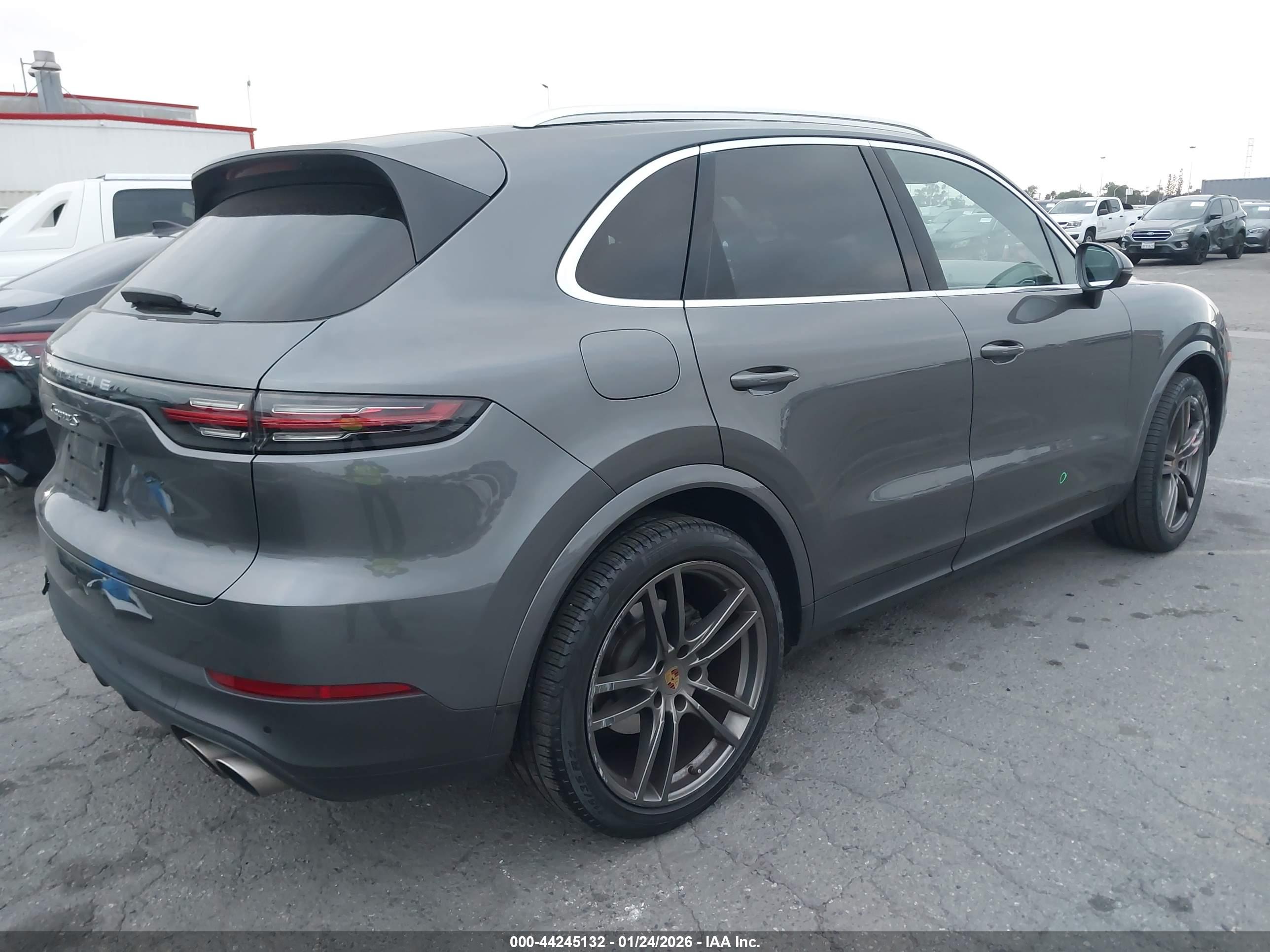 PORSCHE CAYENNE image 4