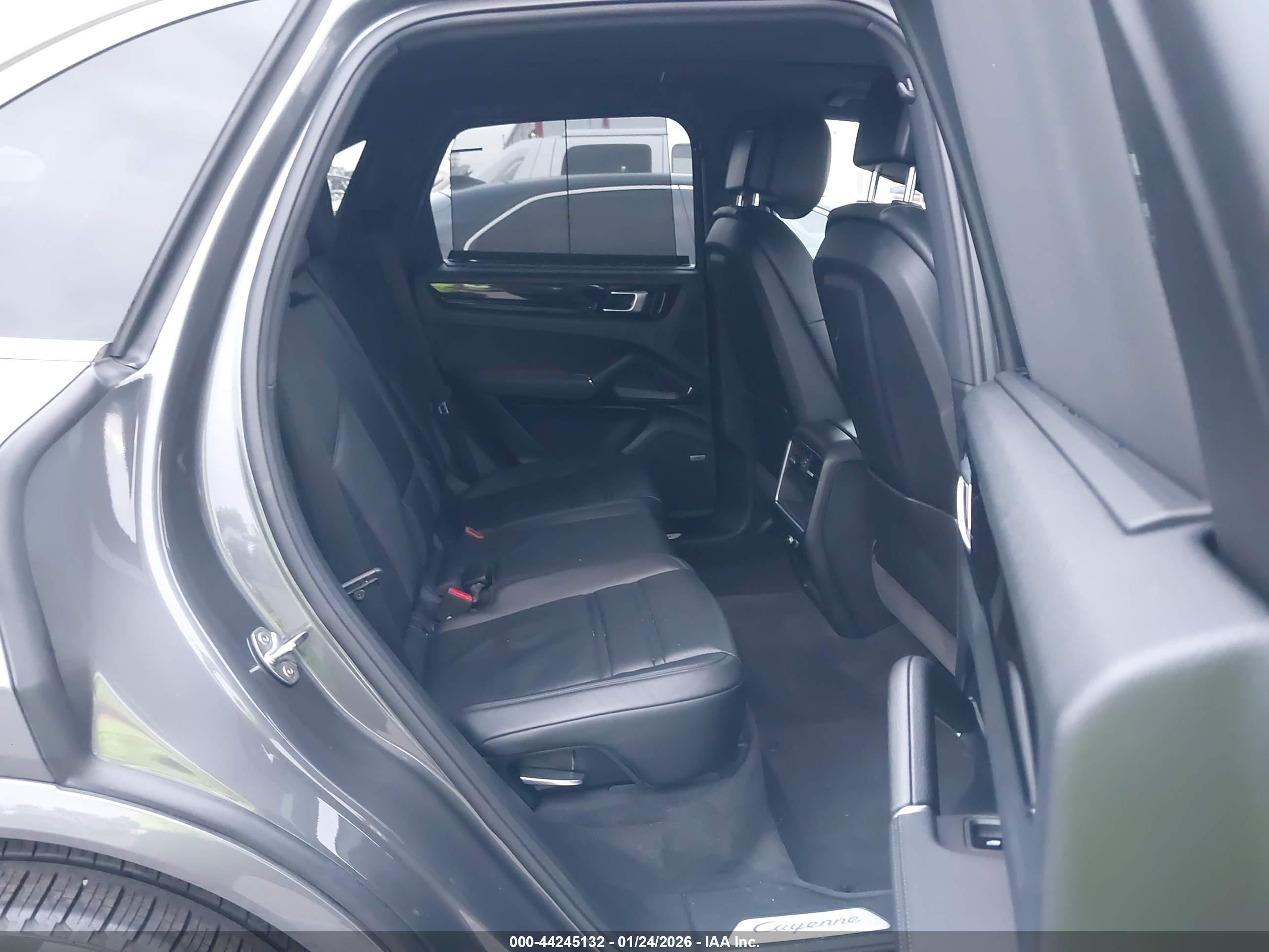 PORSCHE CAYENNE image 8