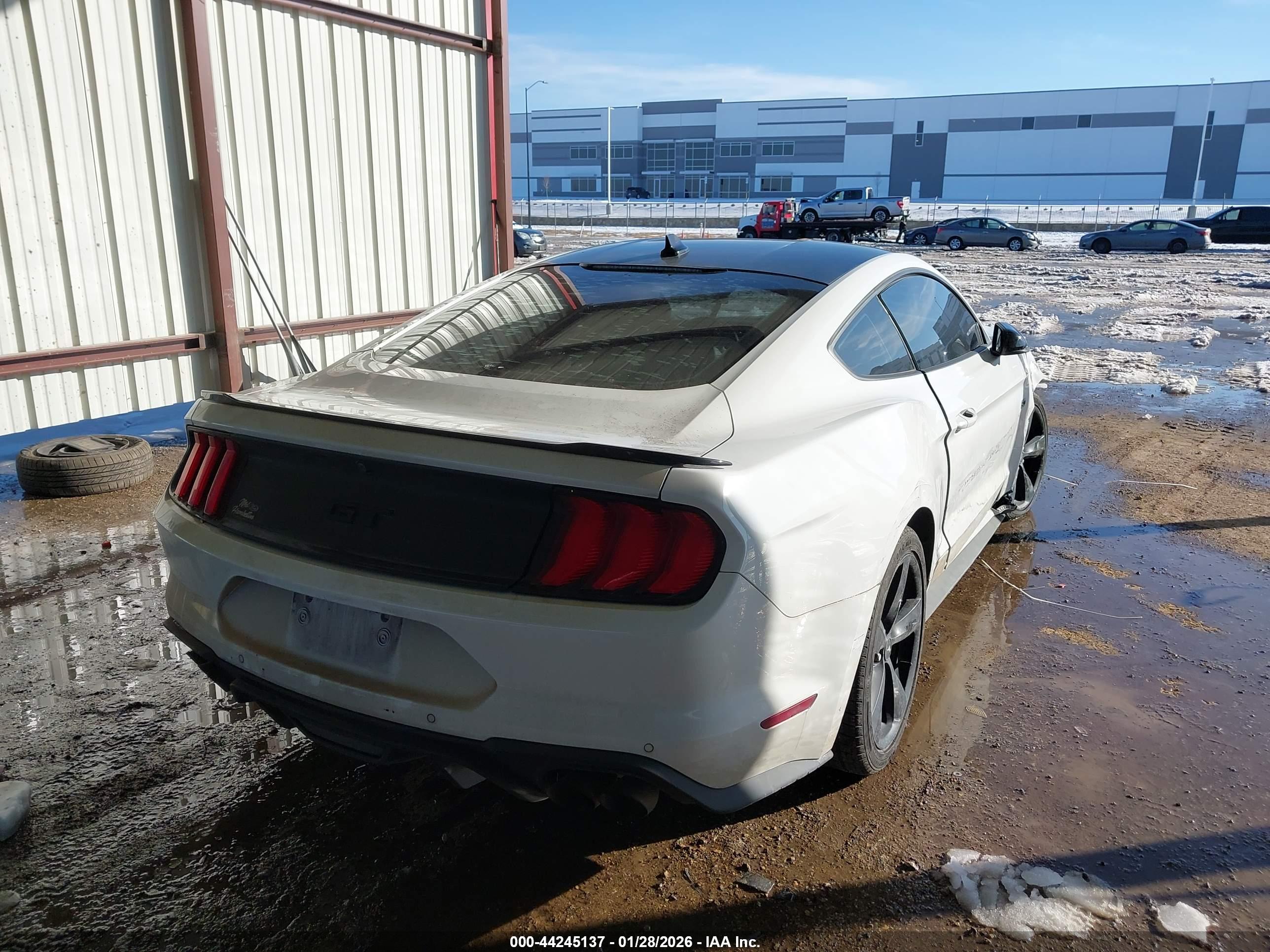 FORD MUSTANG image 4