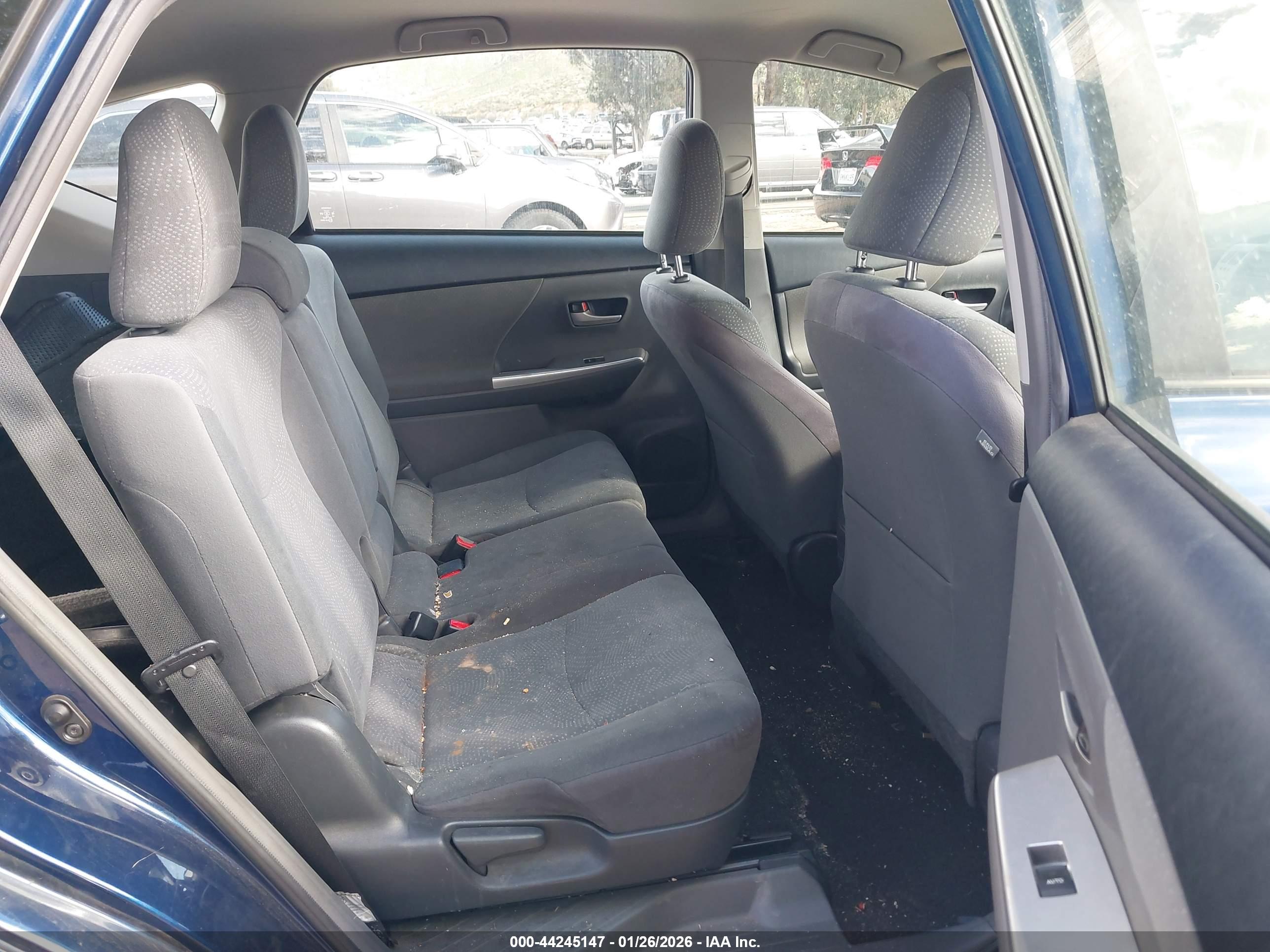 TOYOTA PRIUS image 8