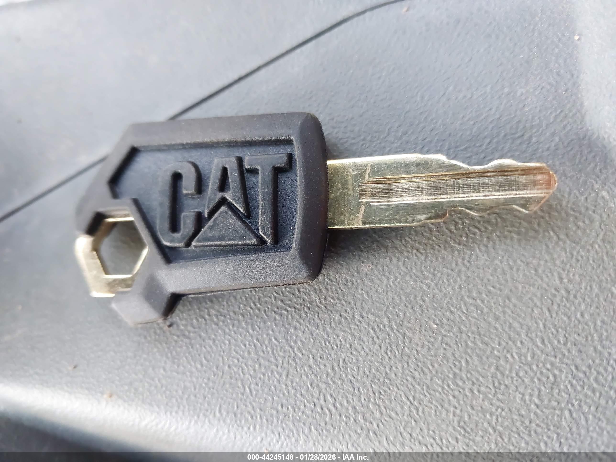 CATERPILLAR 239D3 image 11