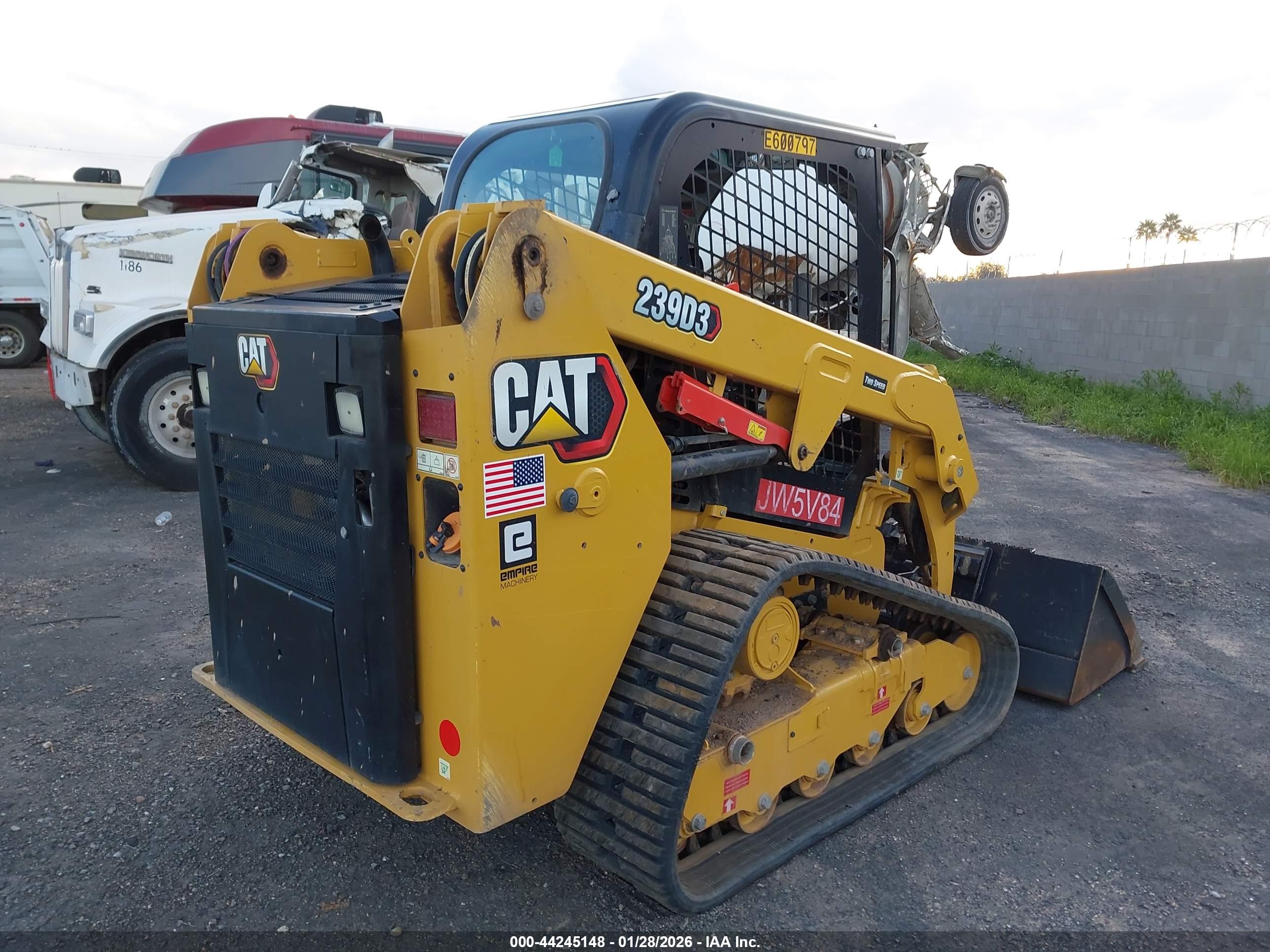 CATERPILLAR 239D3 image 4