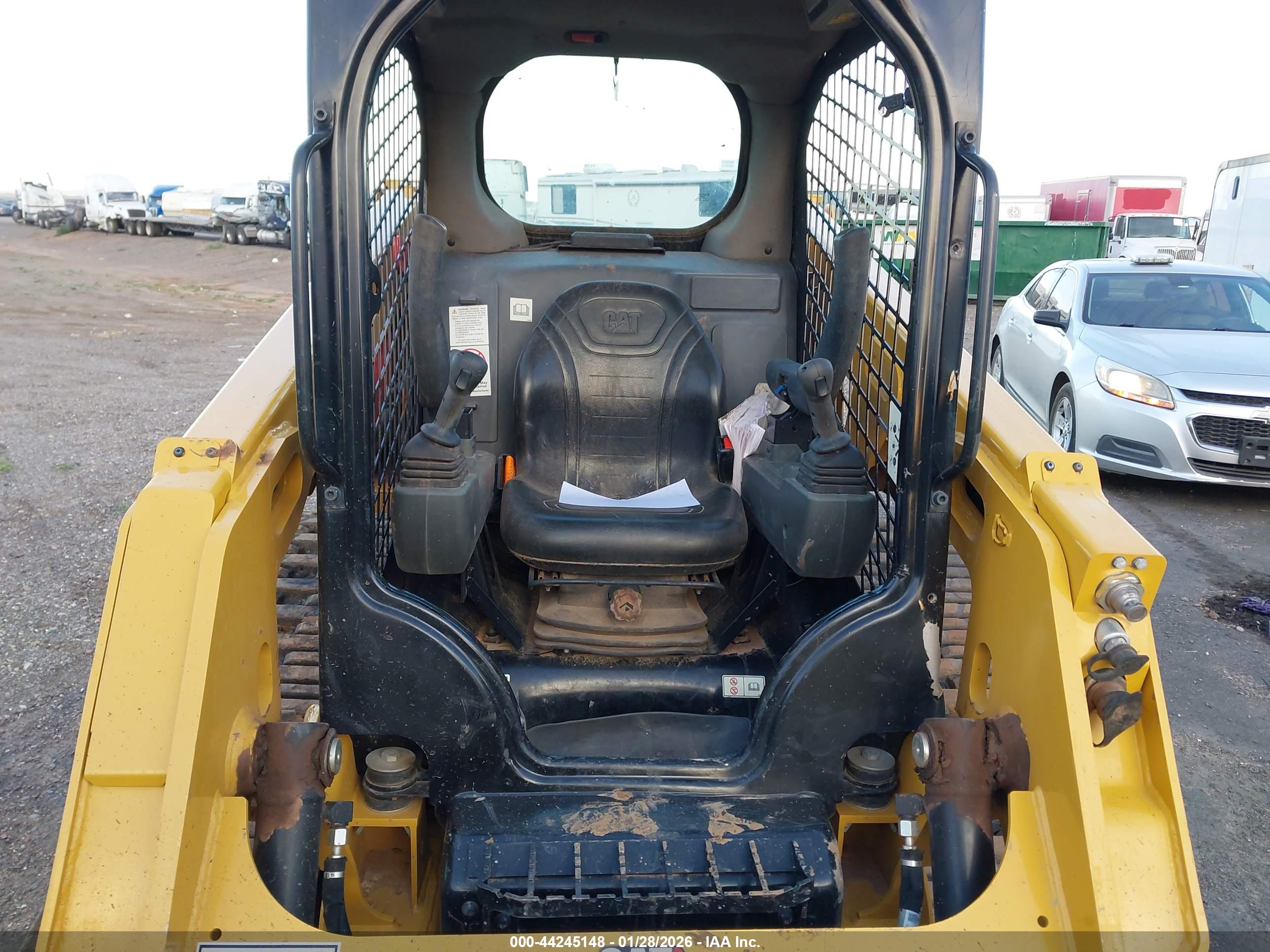 CATERPILLAR 239D3 image 5