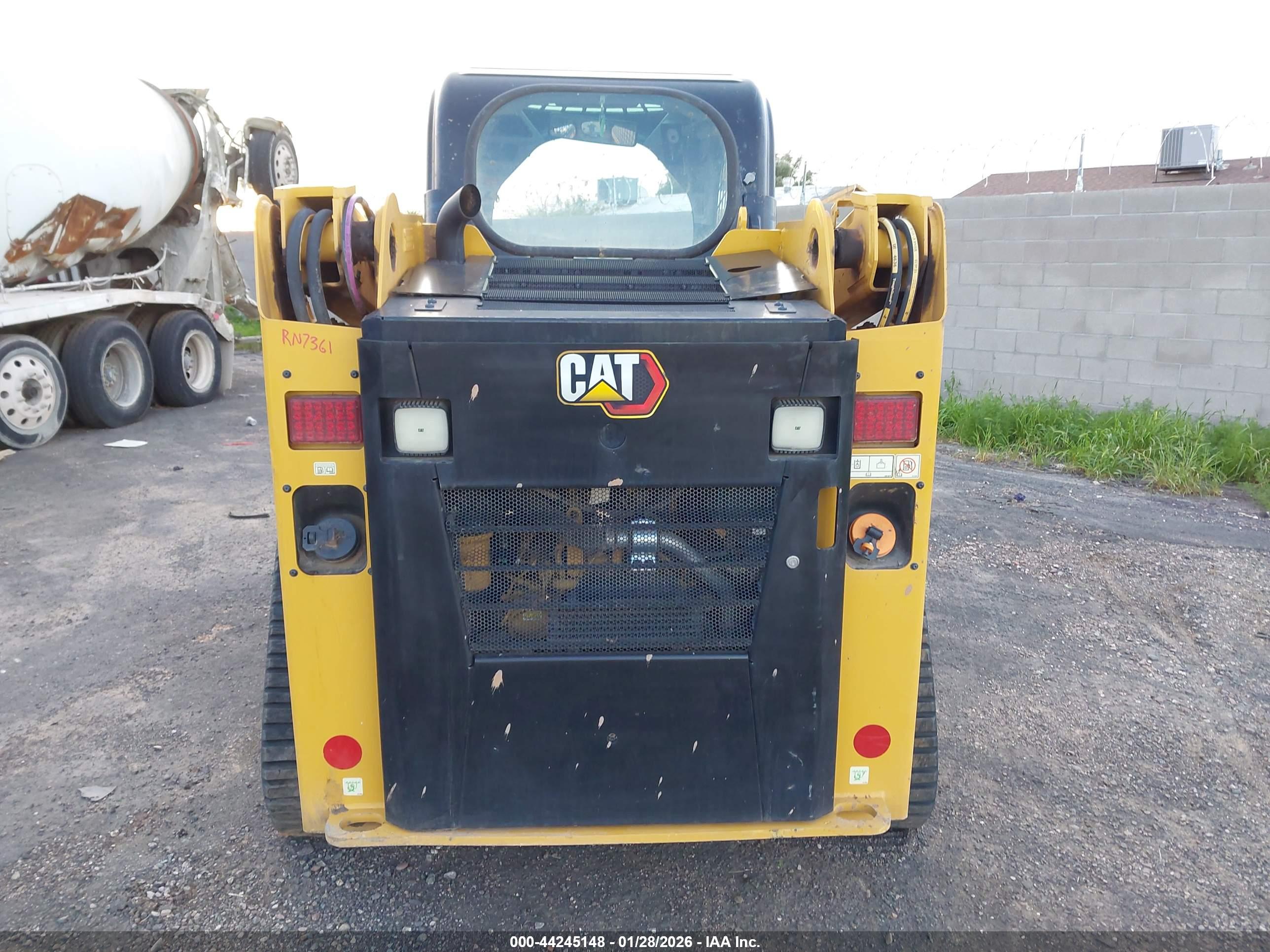 CATERPILLAR 239D3 image 8