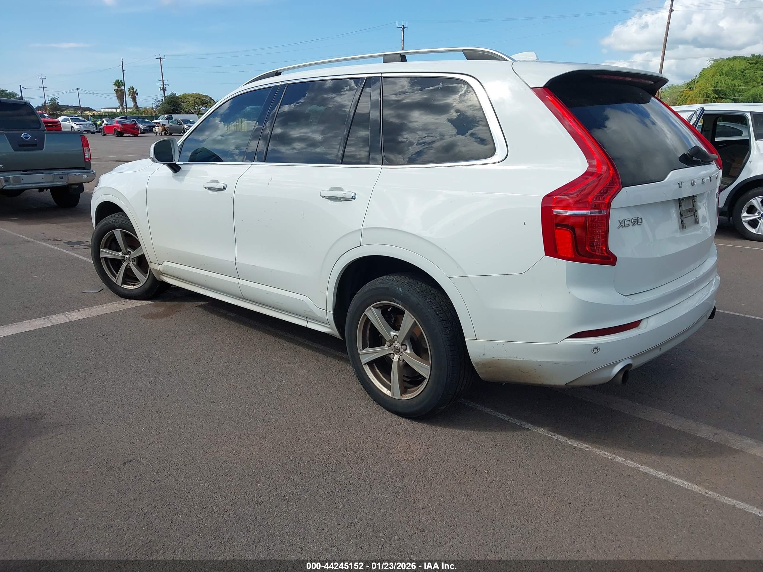 VOLVO XC90 image 3