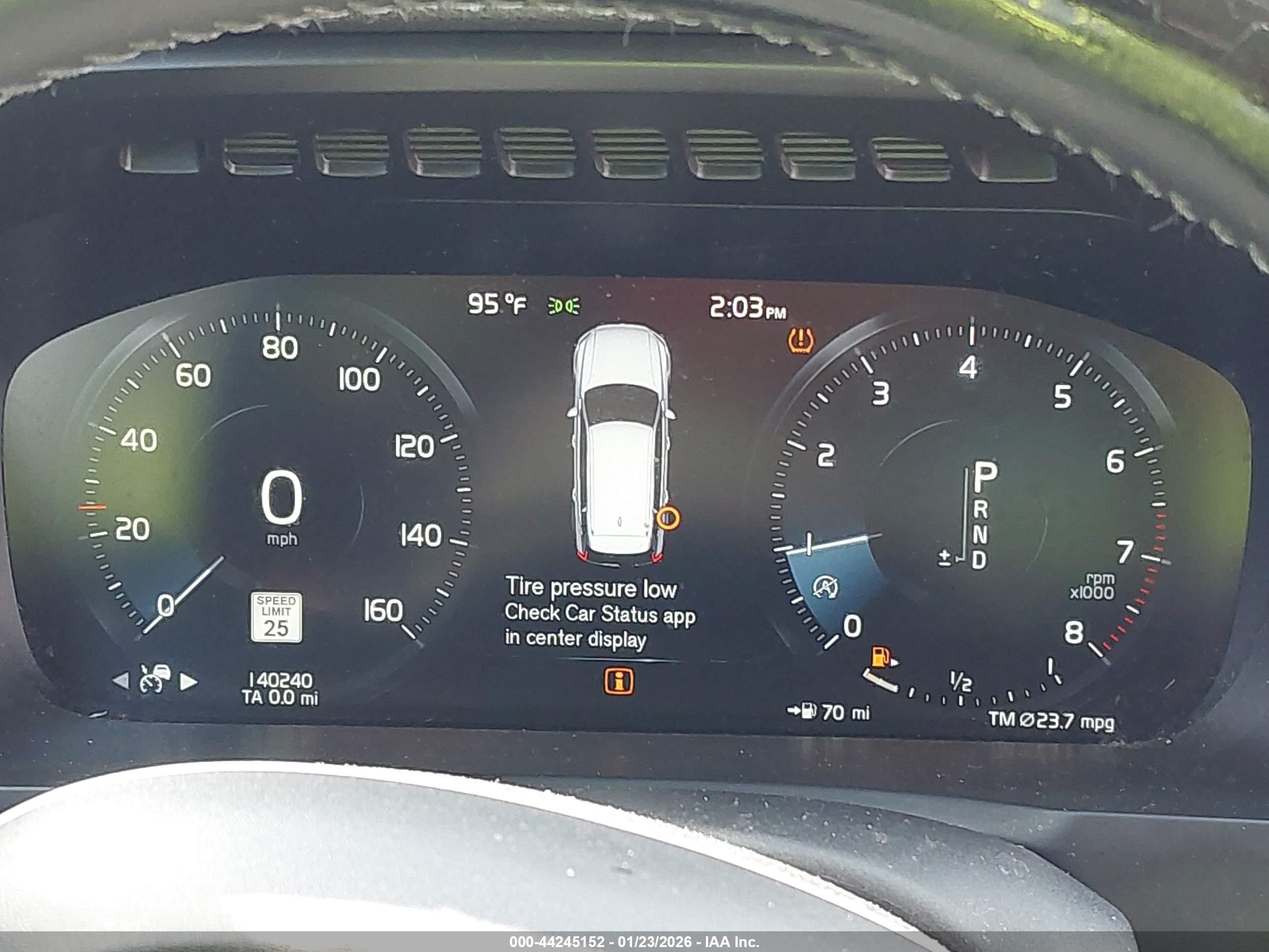 VOLVO XC90 image 7