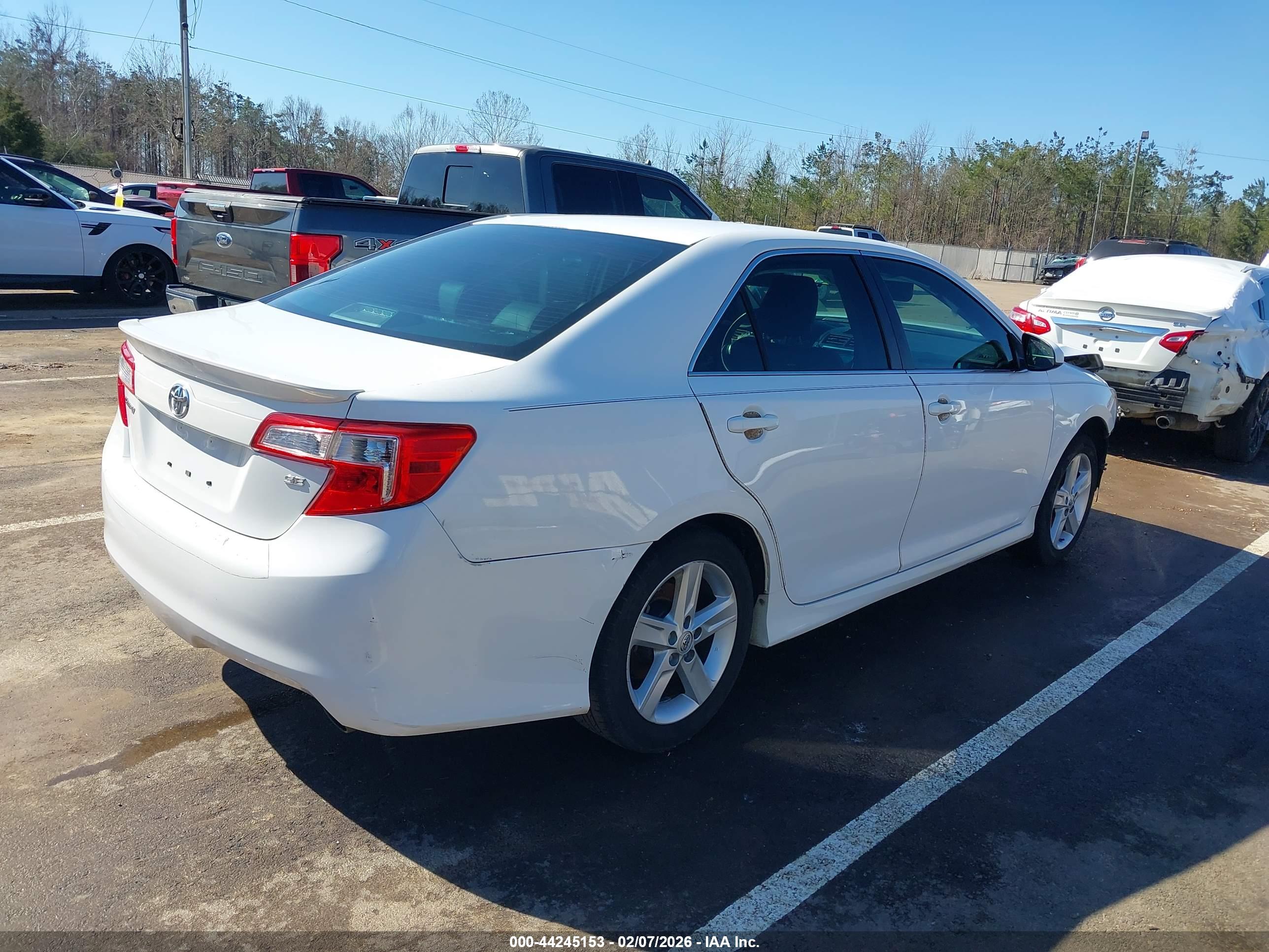 TOYOTA CAMRY image 4