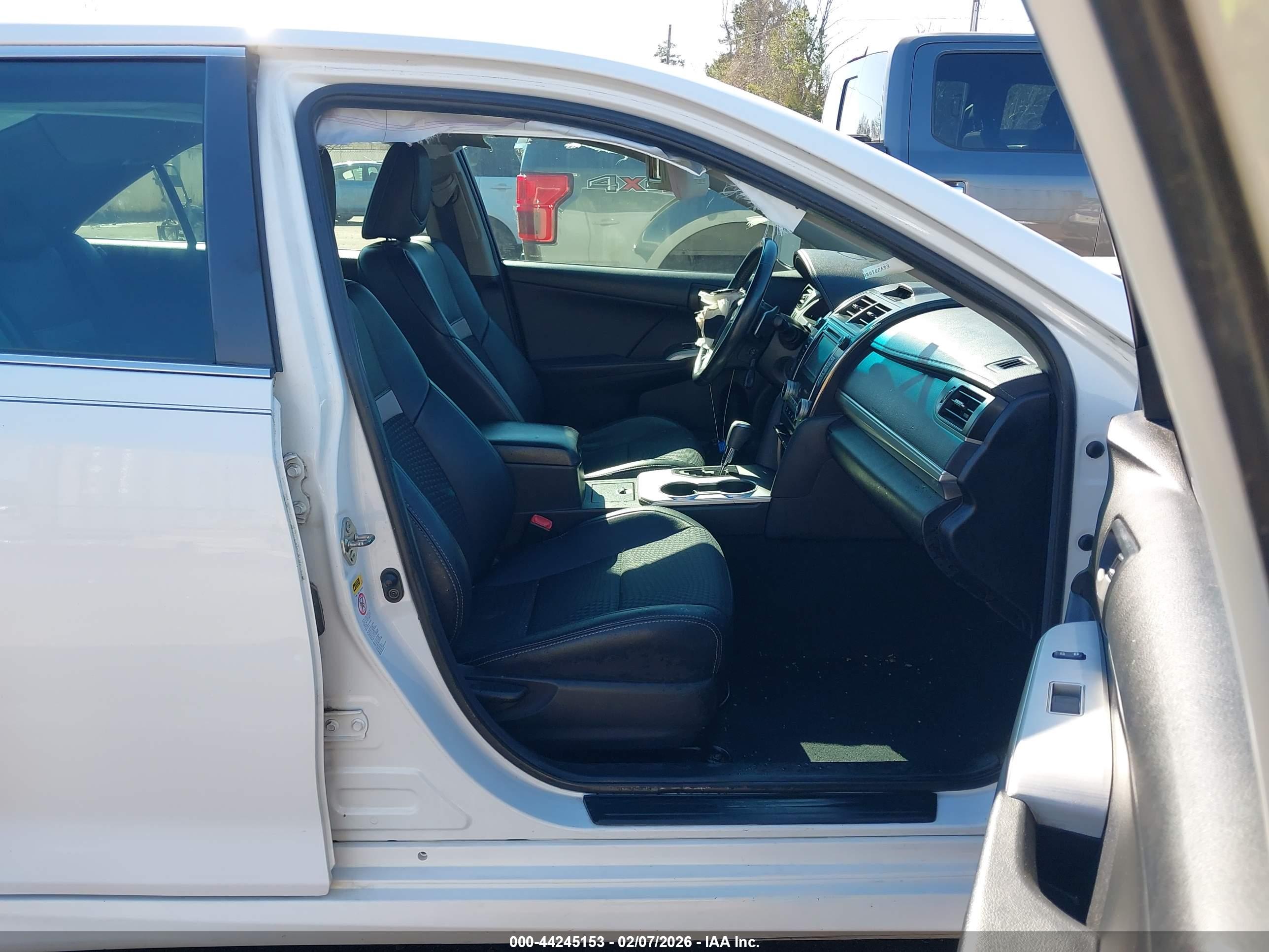 TOYOTA CAMRY image 5