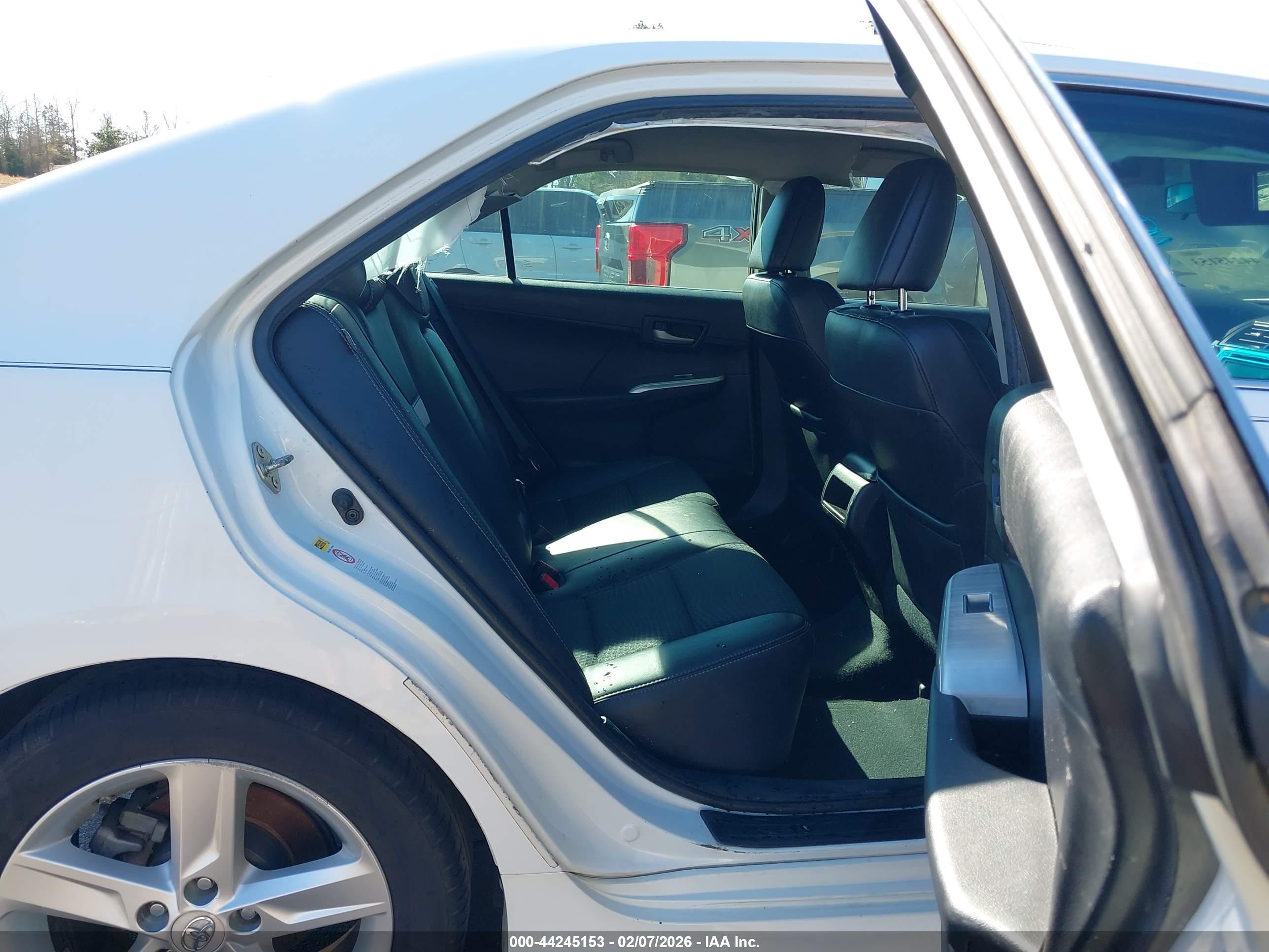 TOYOTA CAMRY image 8