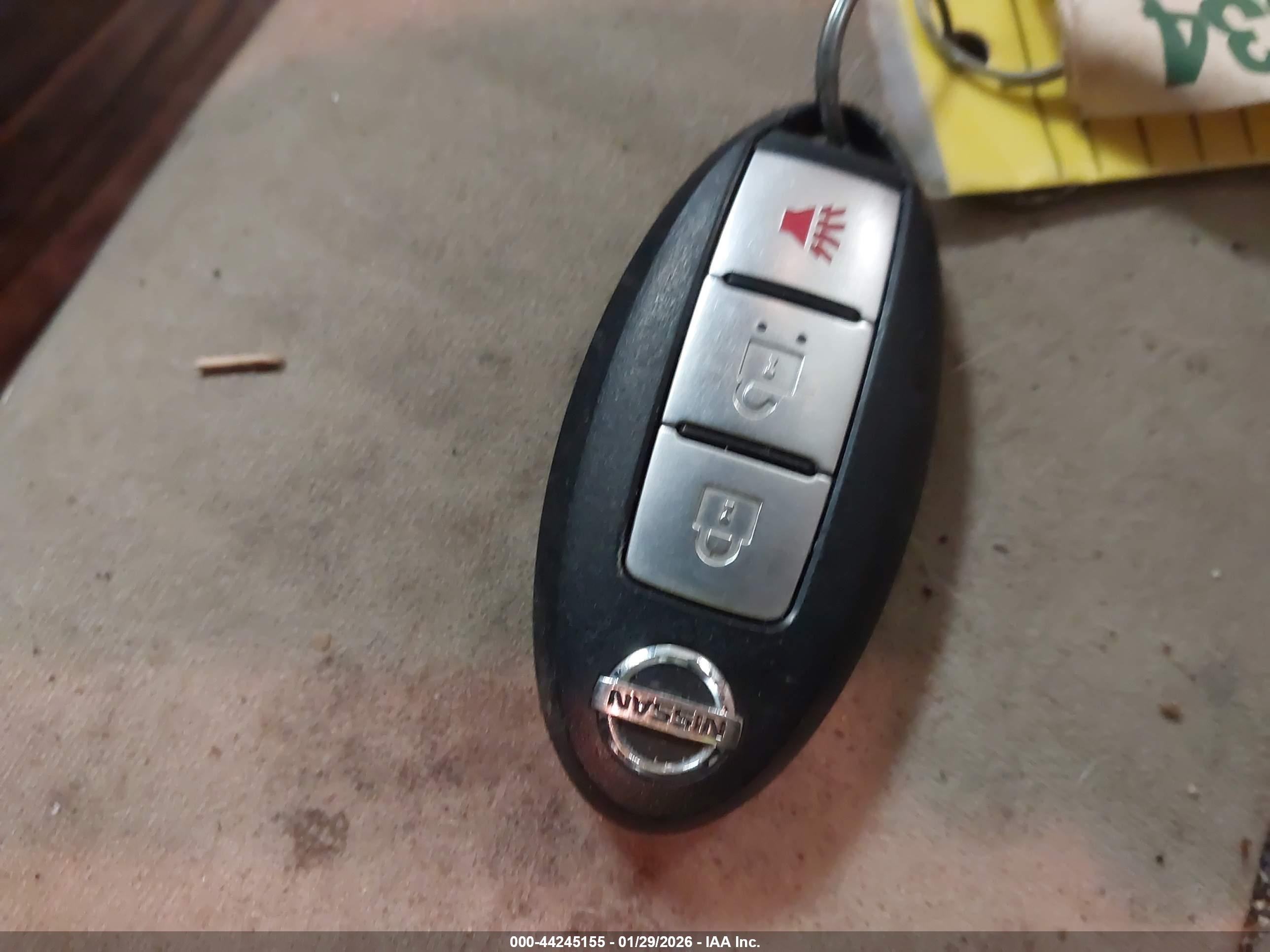 NISSAN LEAF image 11