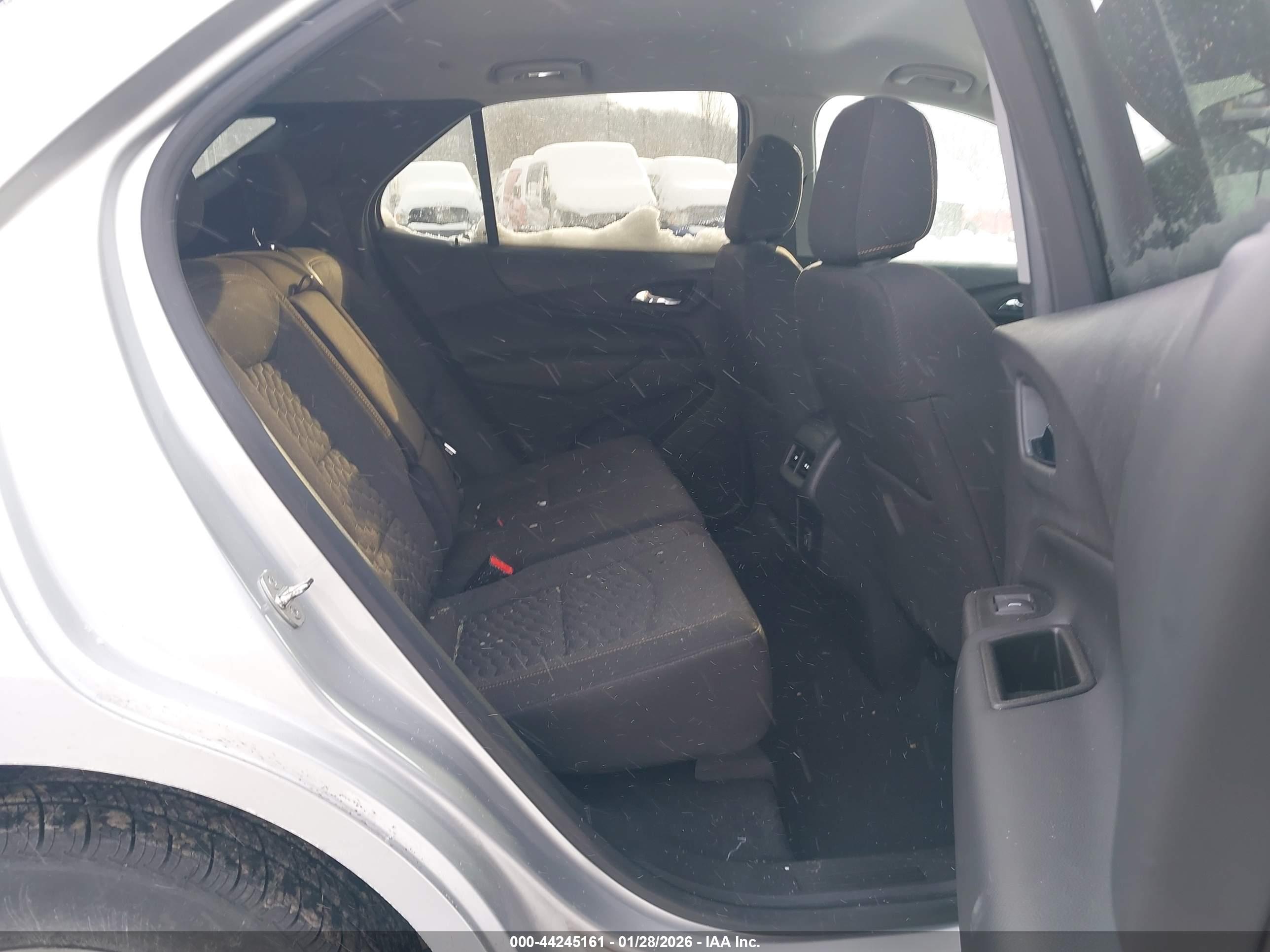 CHEVROLET EQUINOX image 8