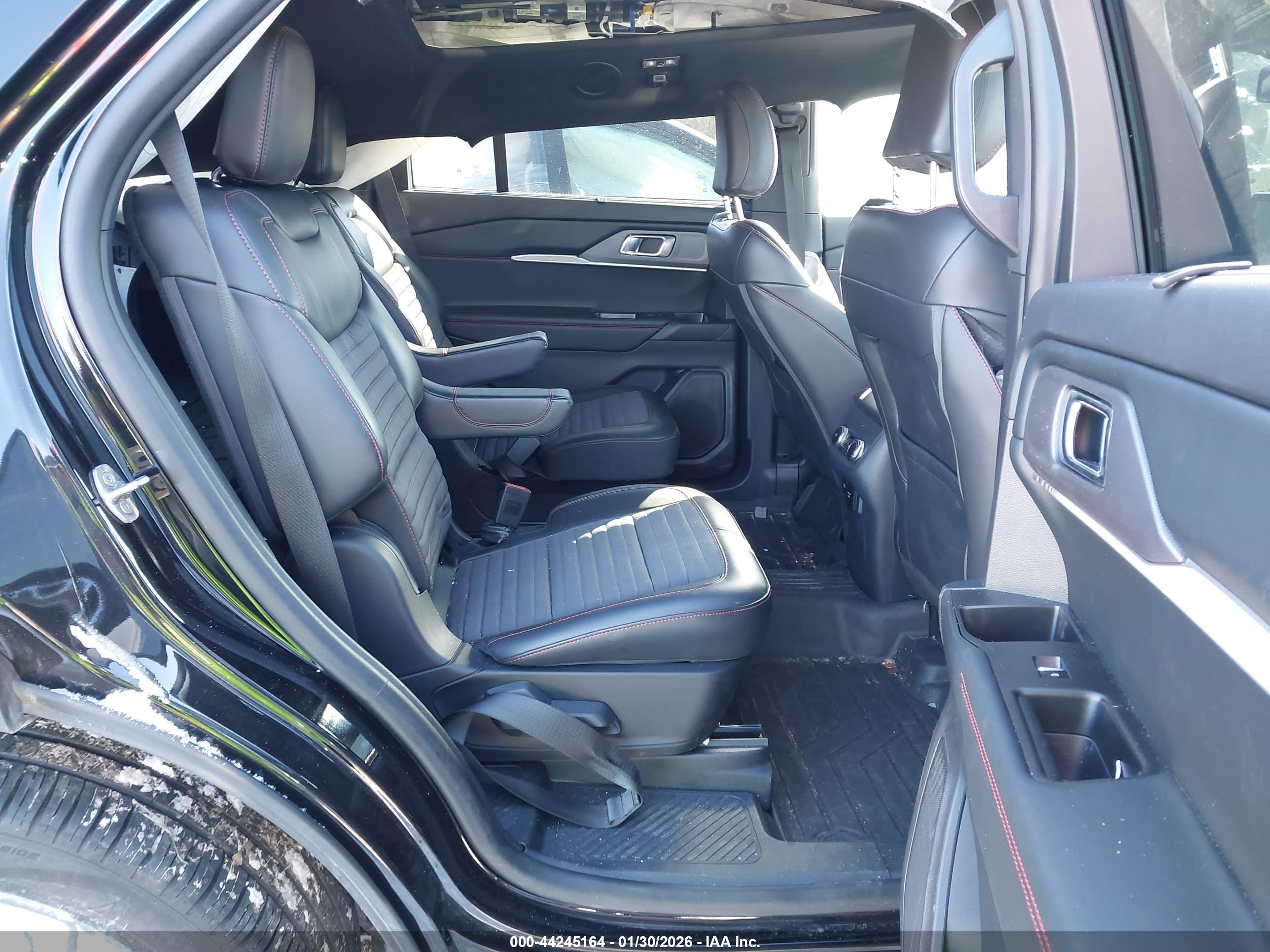 FORD EXPLORER image 8
