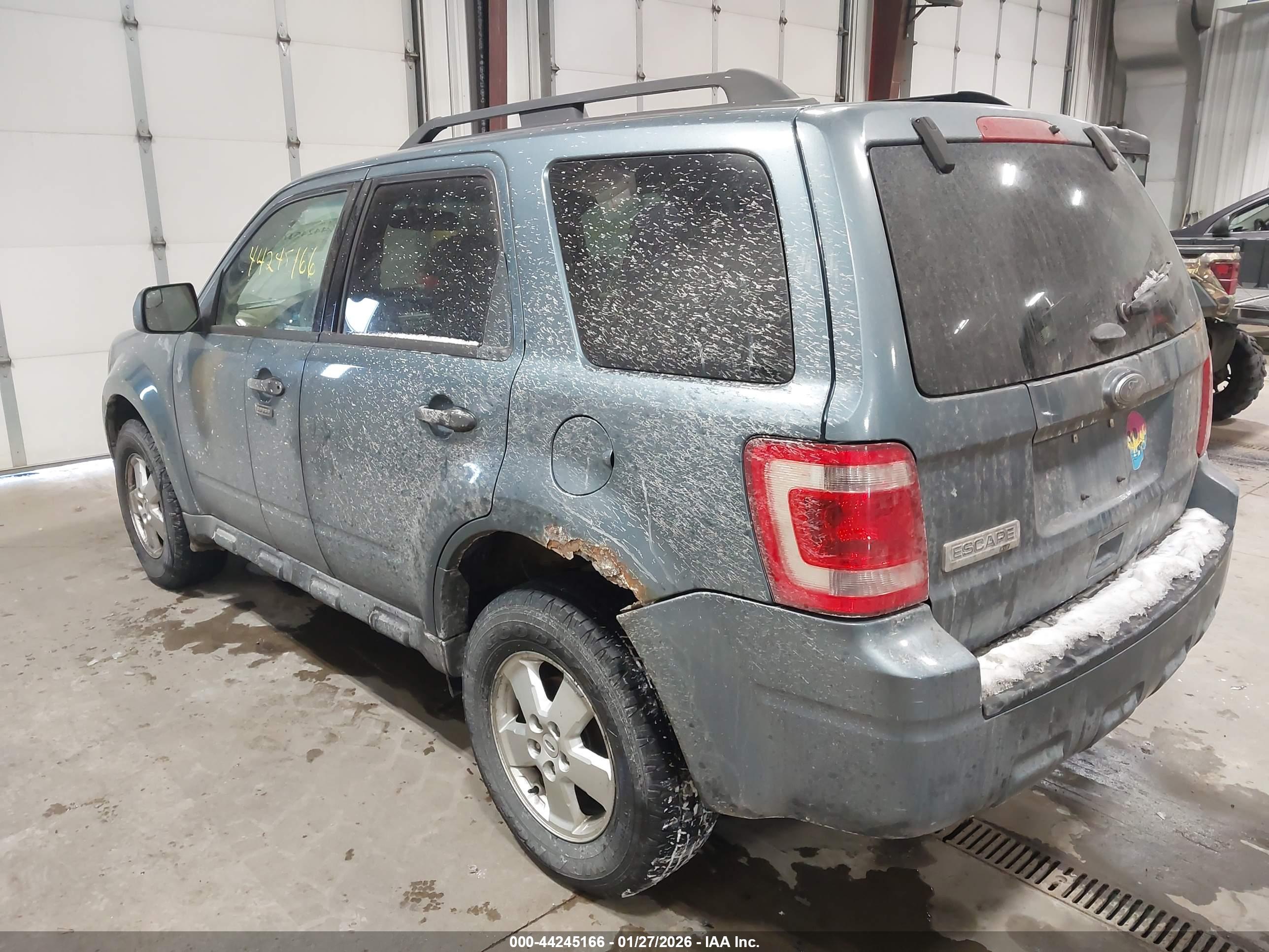 FORD ESCAPE image 3