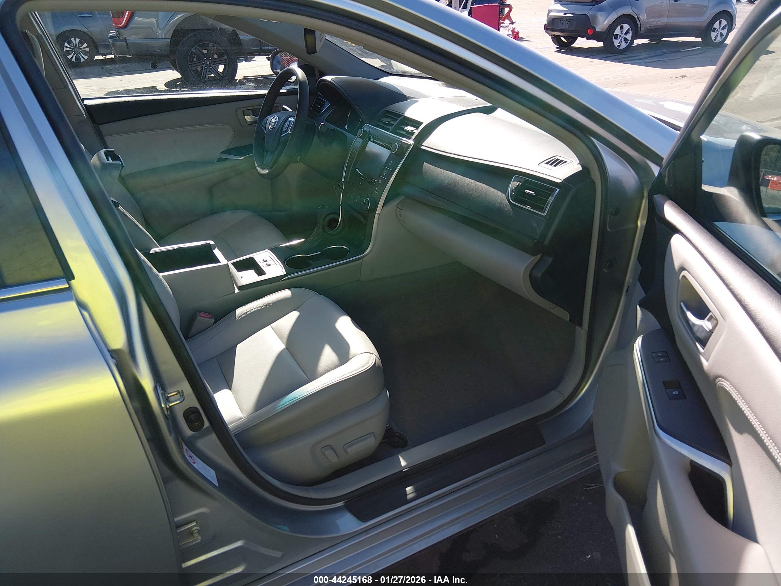 TOYOTA CAMRY image 5