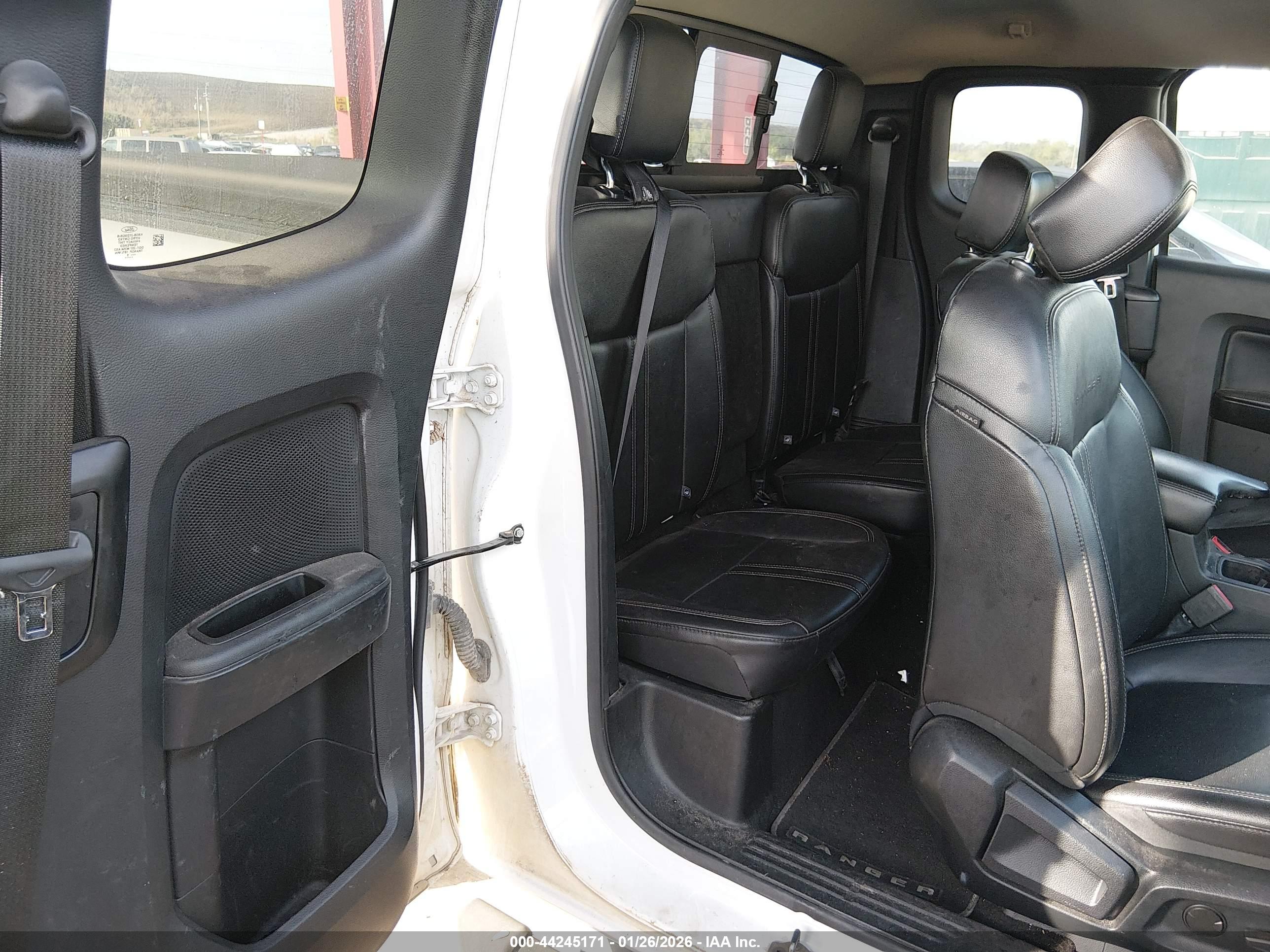FORD RANGER image 8