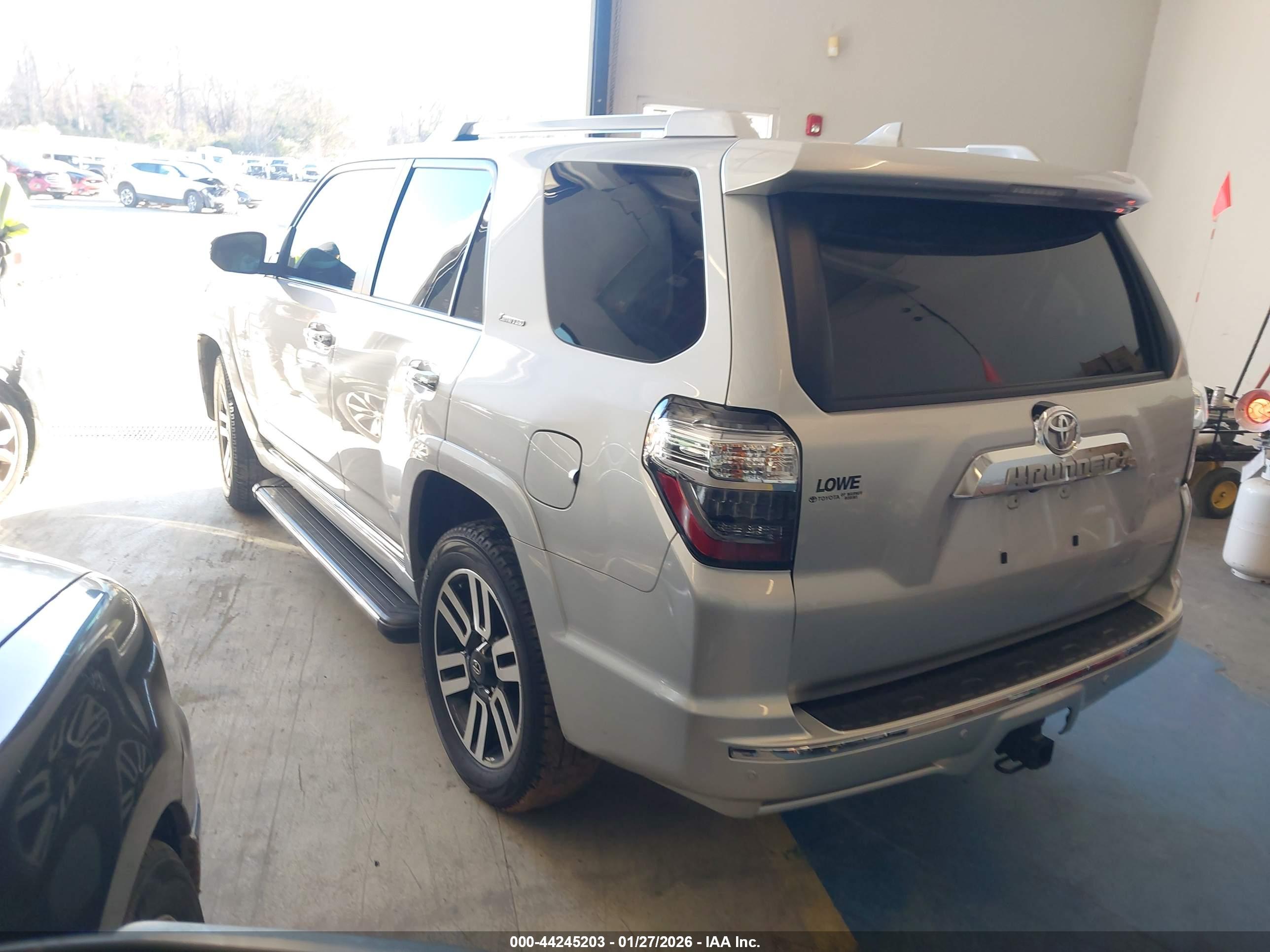 TOYOTA 4RUNNER image 3