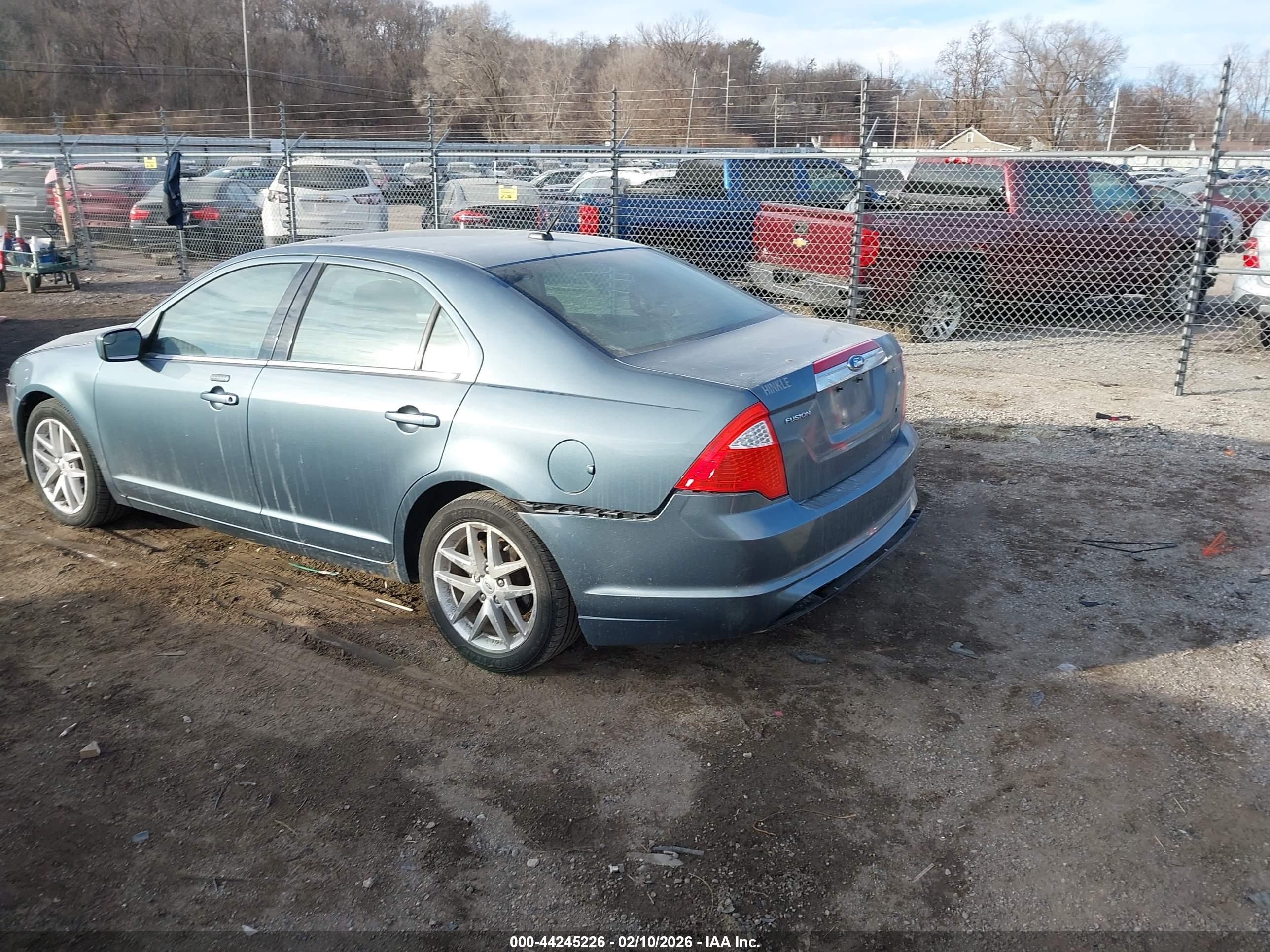 FORD FUSION image 3
