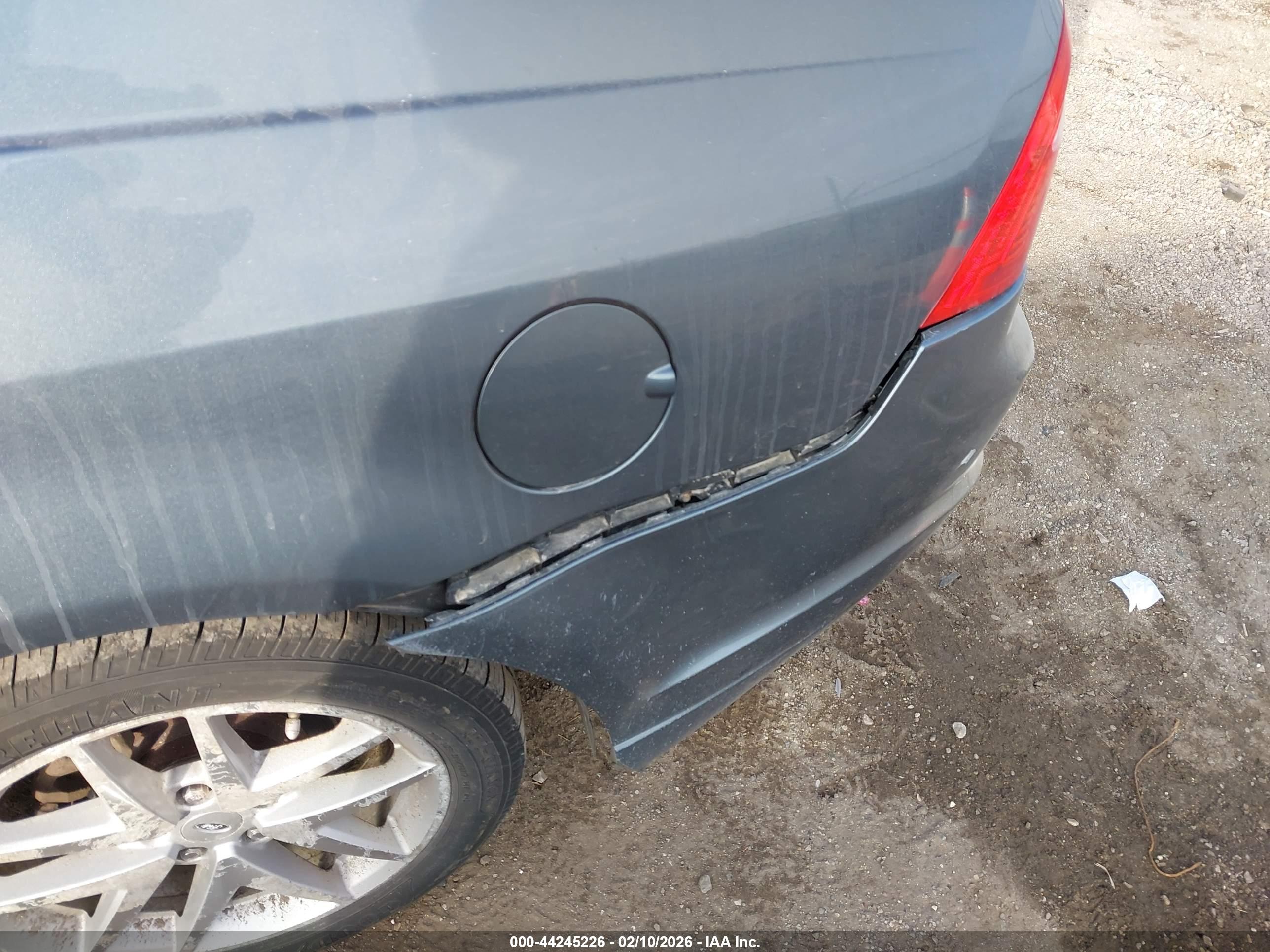 FORD FUSION image 6
