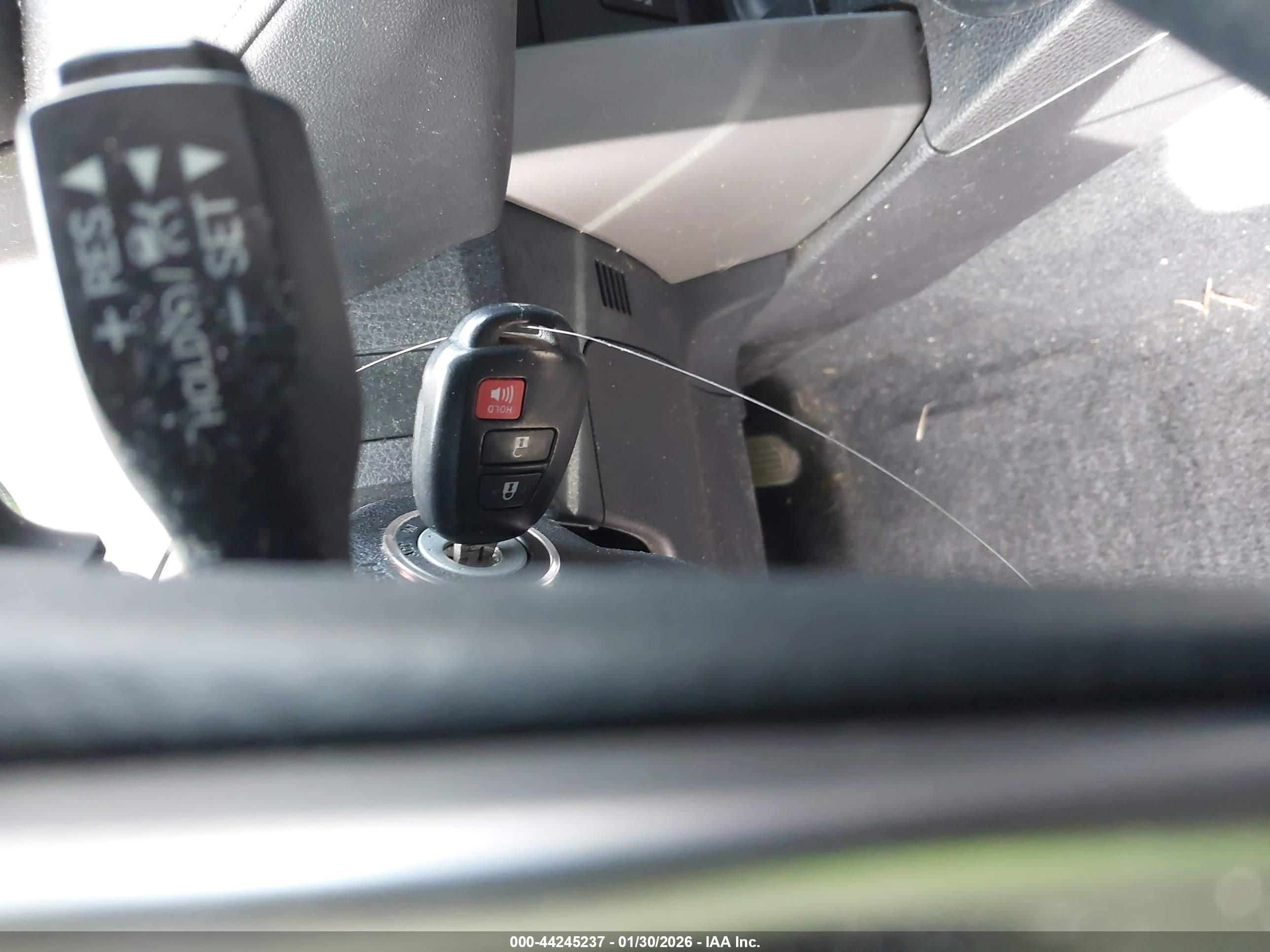 TOYOTA RAV4 image 11