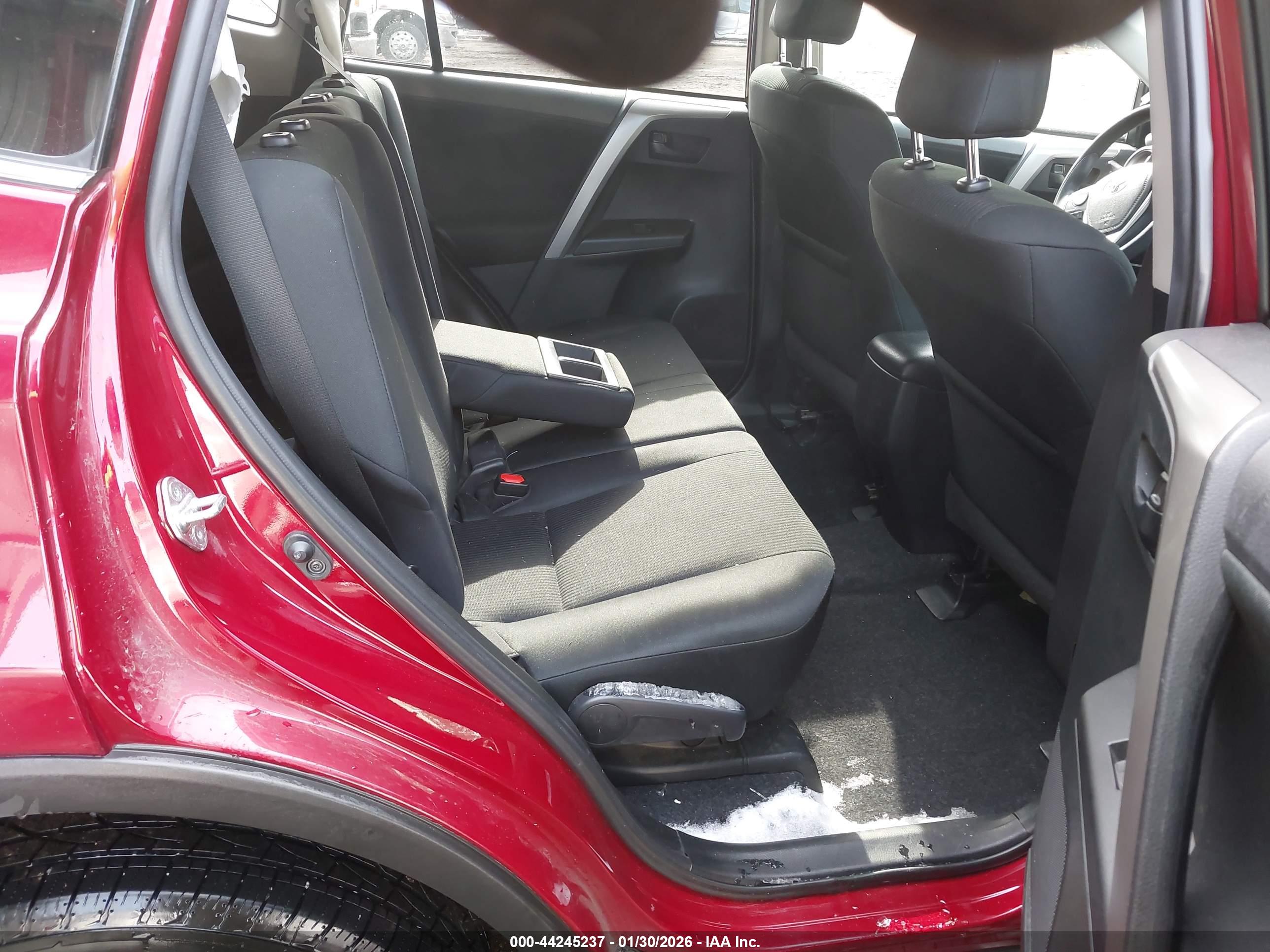 TOYOTA RAV4 image 8