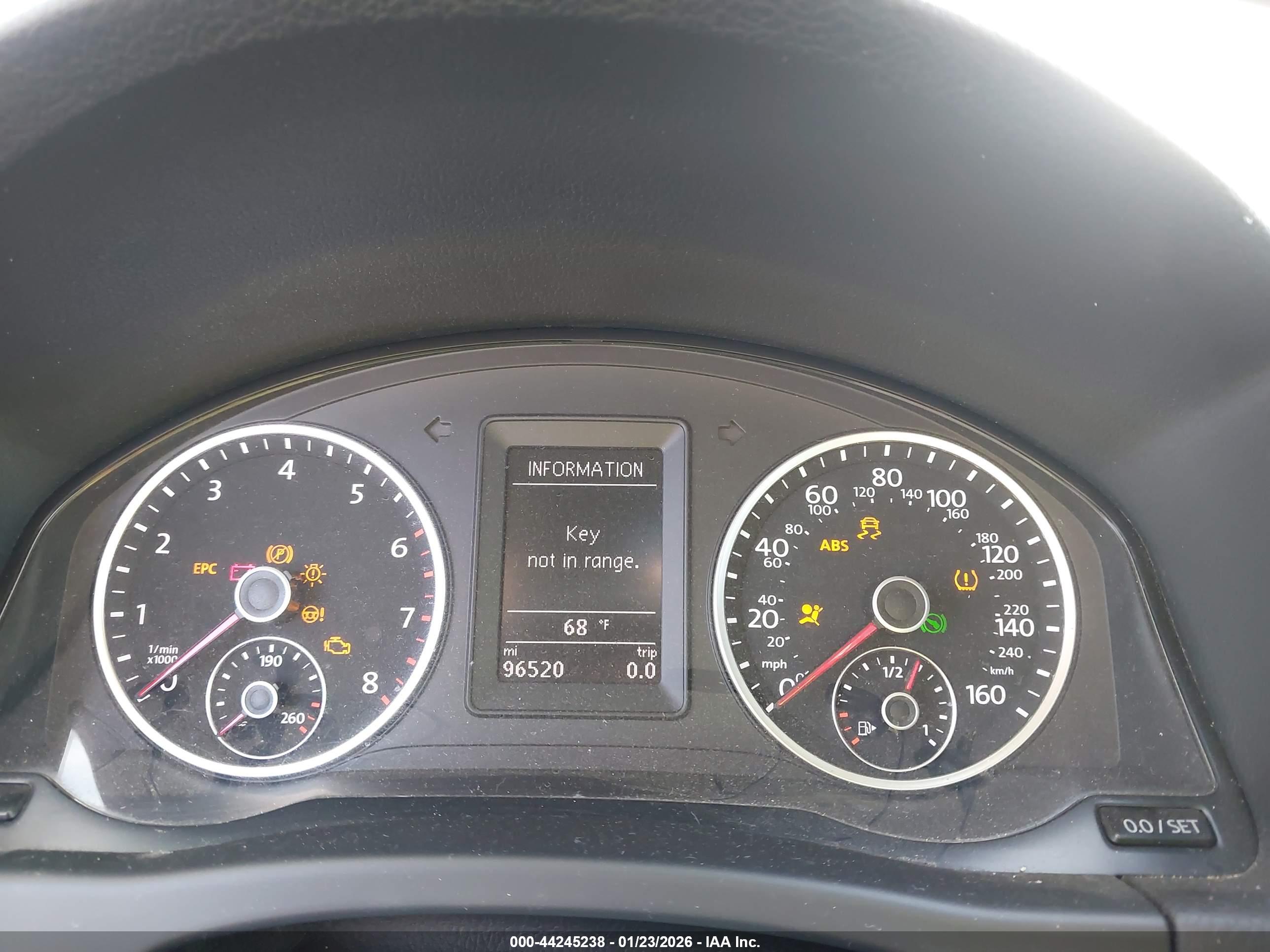VOLKSWAGEN TIGUAN image 7