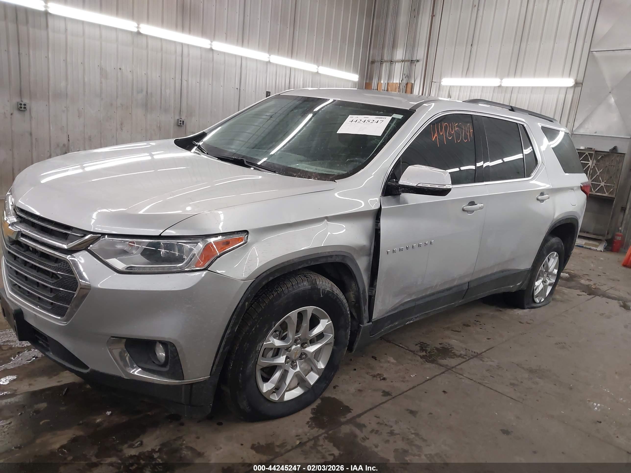 CHEVROLET TRAVERSE image 2