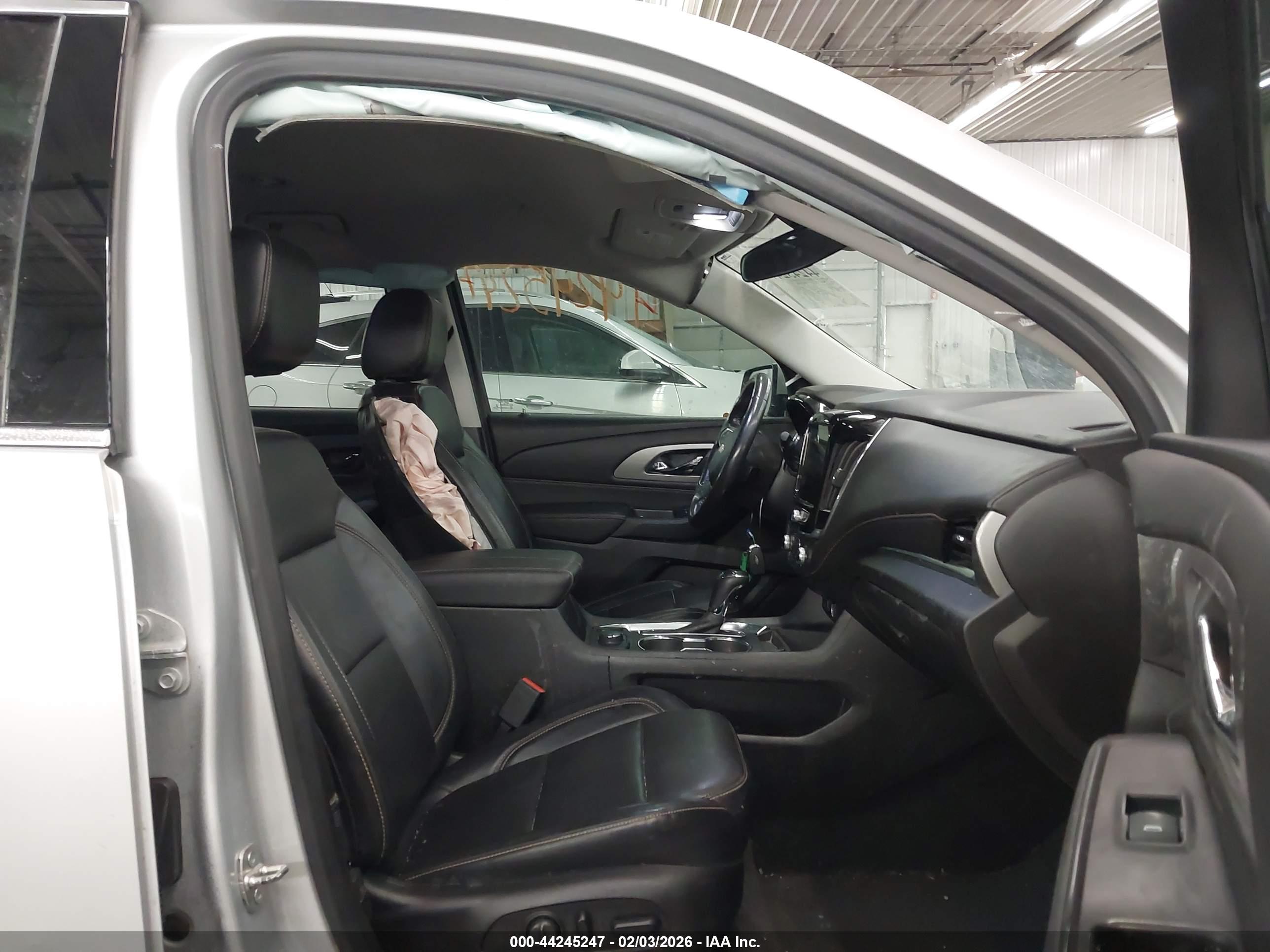 CHEVROLET TRAVERSE image 5