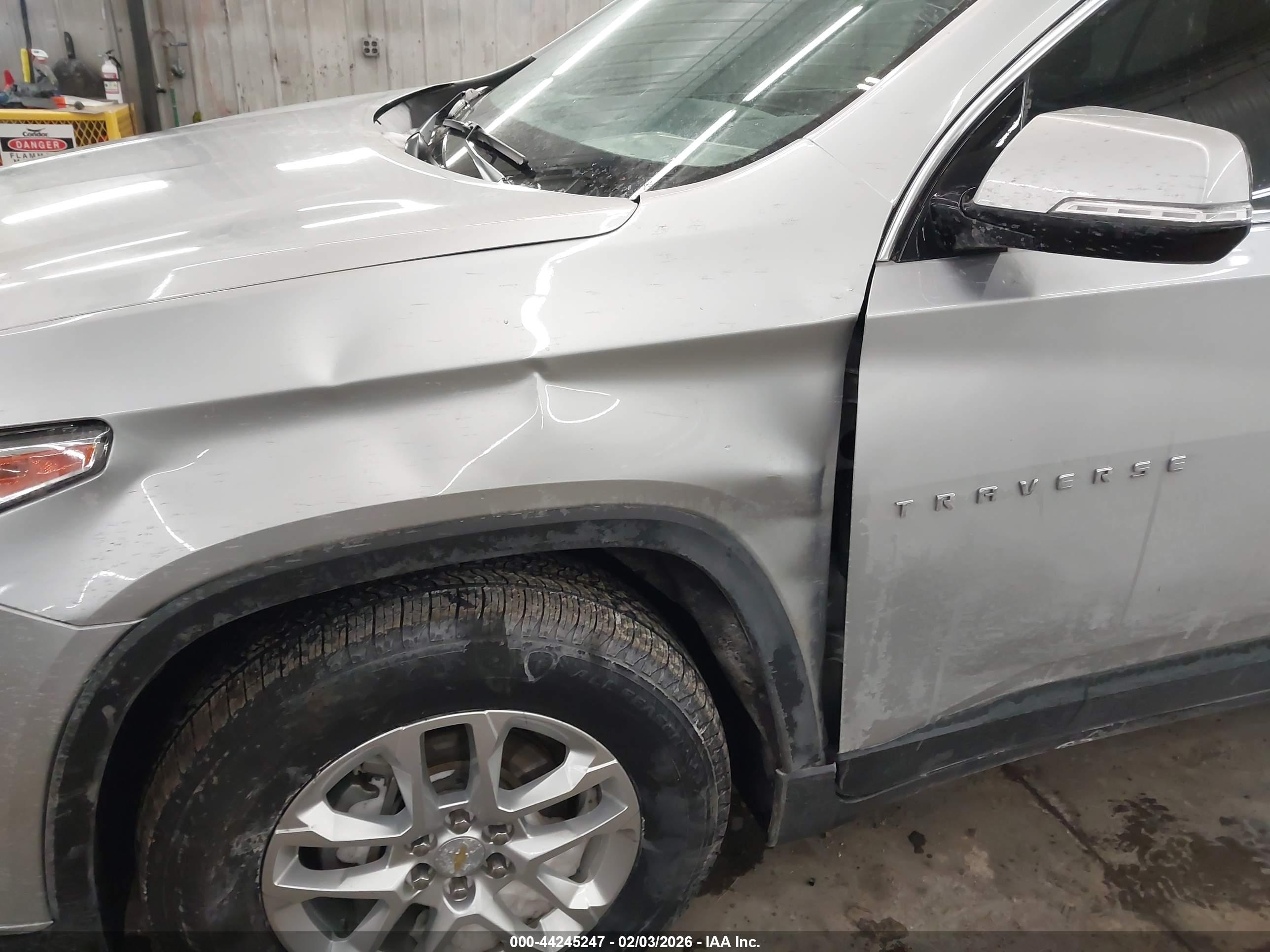 CHEVROLET TRAVERSE image 6