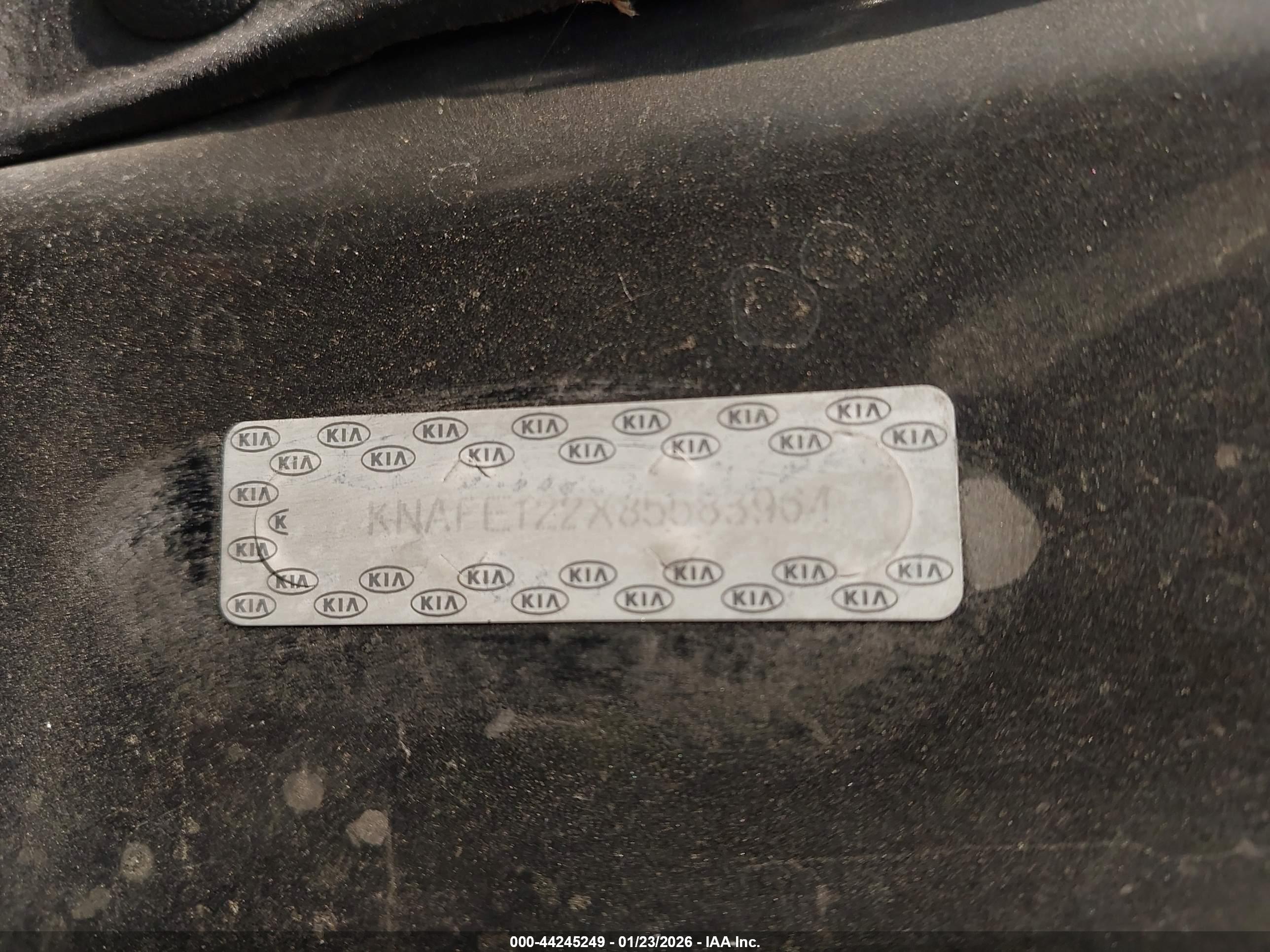 KIA SPECTRA image 9