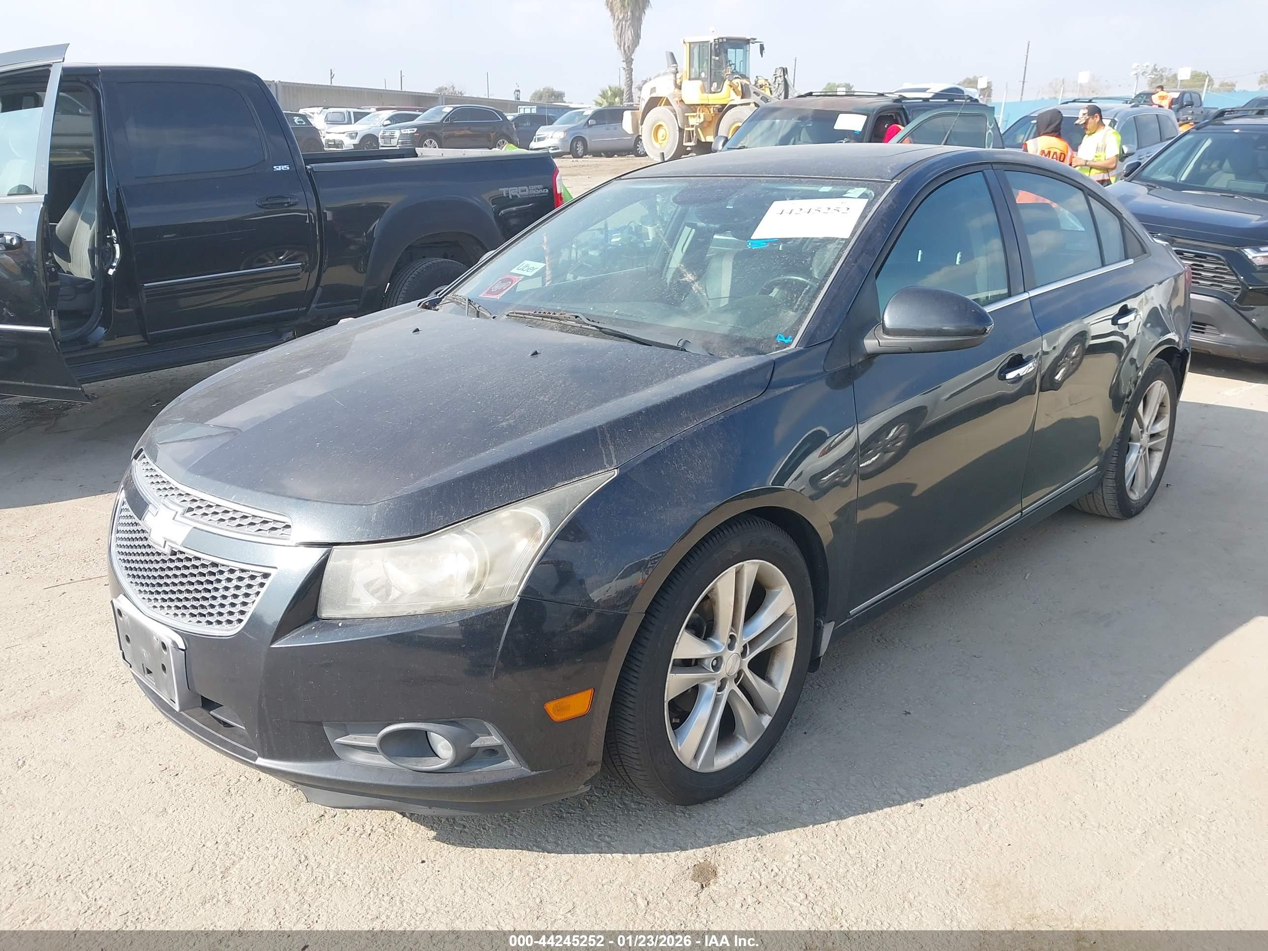 CHEVROLET CRUZE image 2