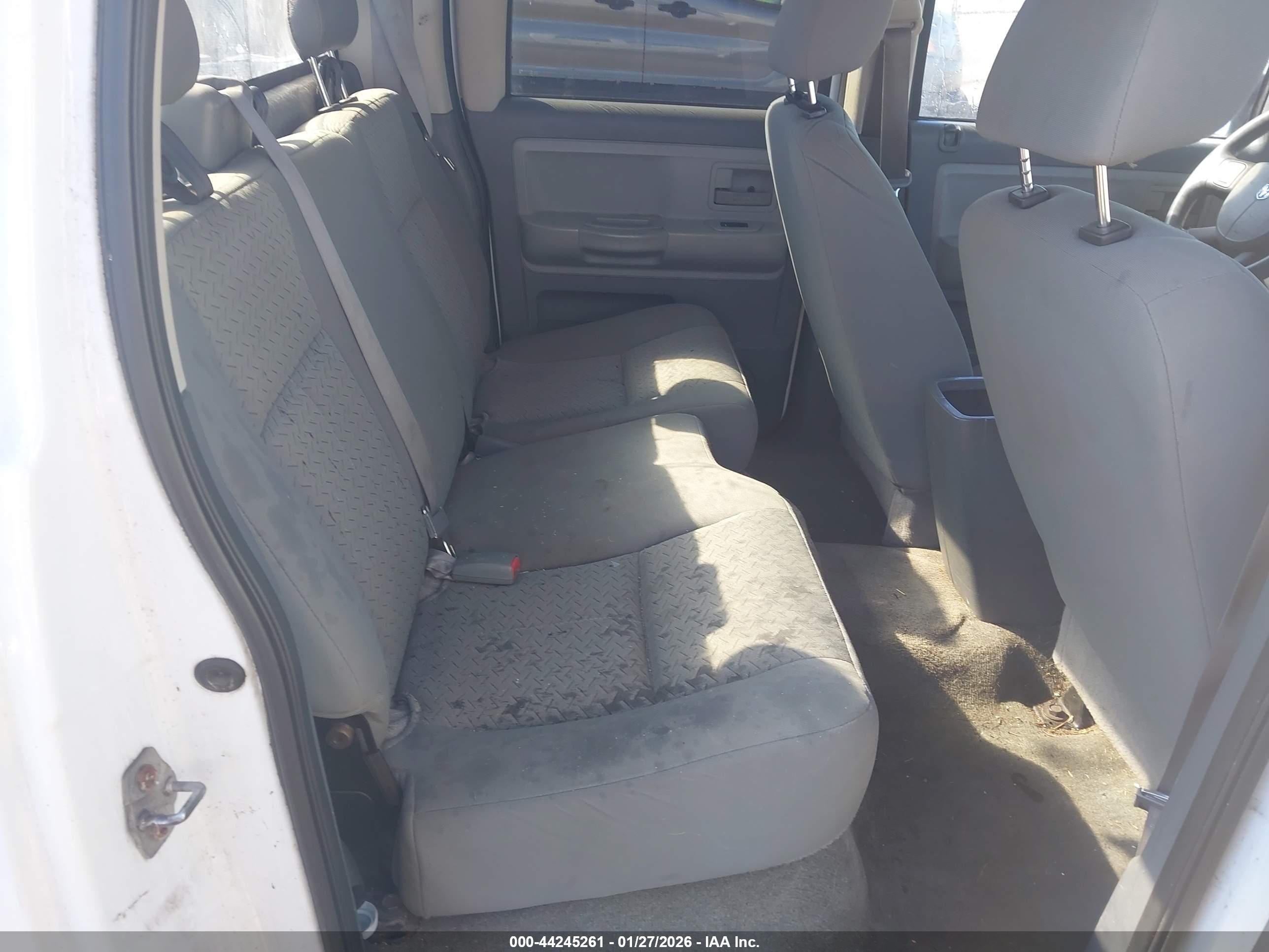 DODGE DAKOTA image 8