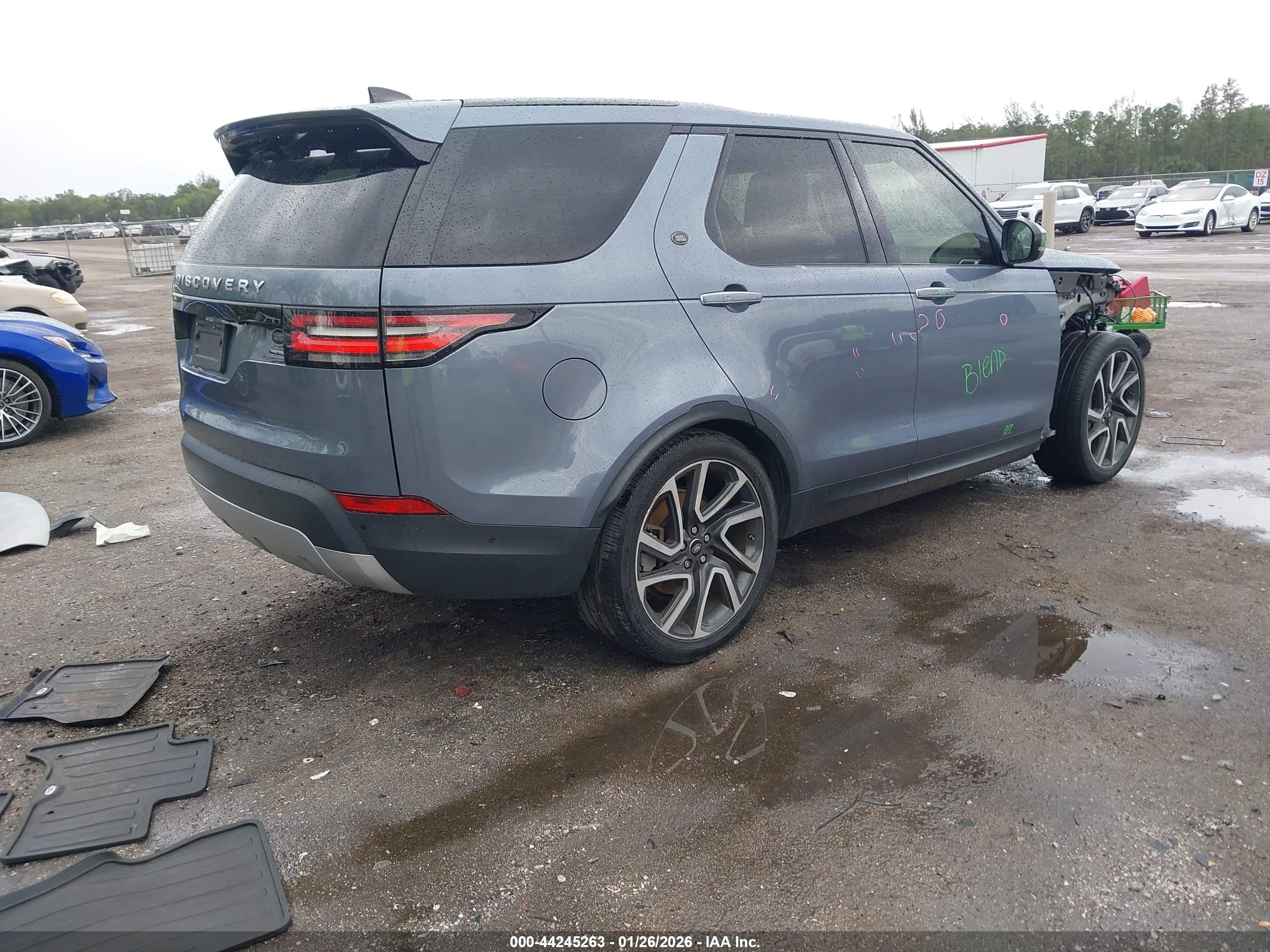 LAND ROVER image 4