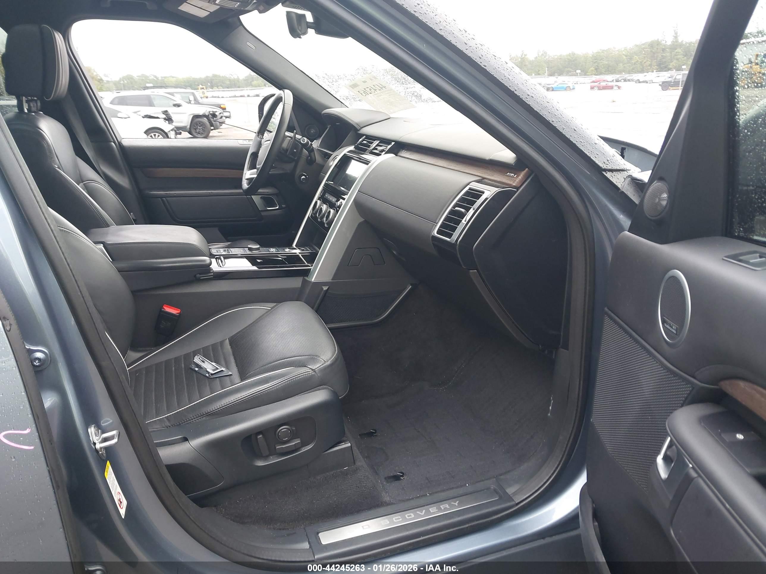 LAND ROVER image 5