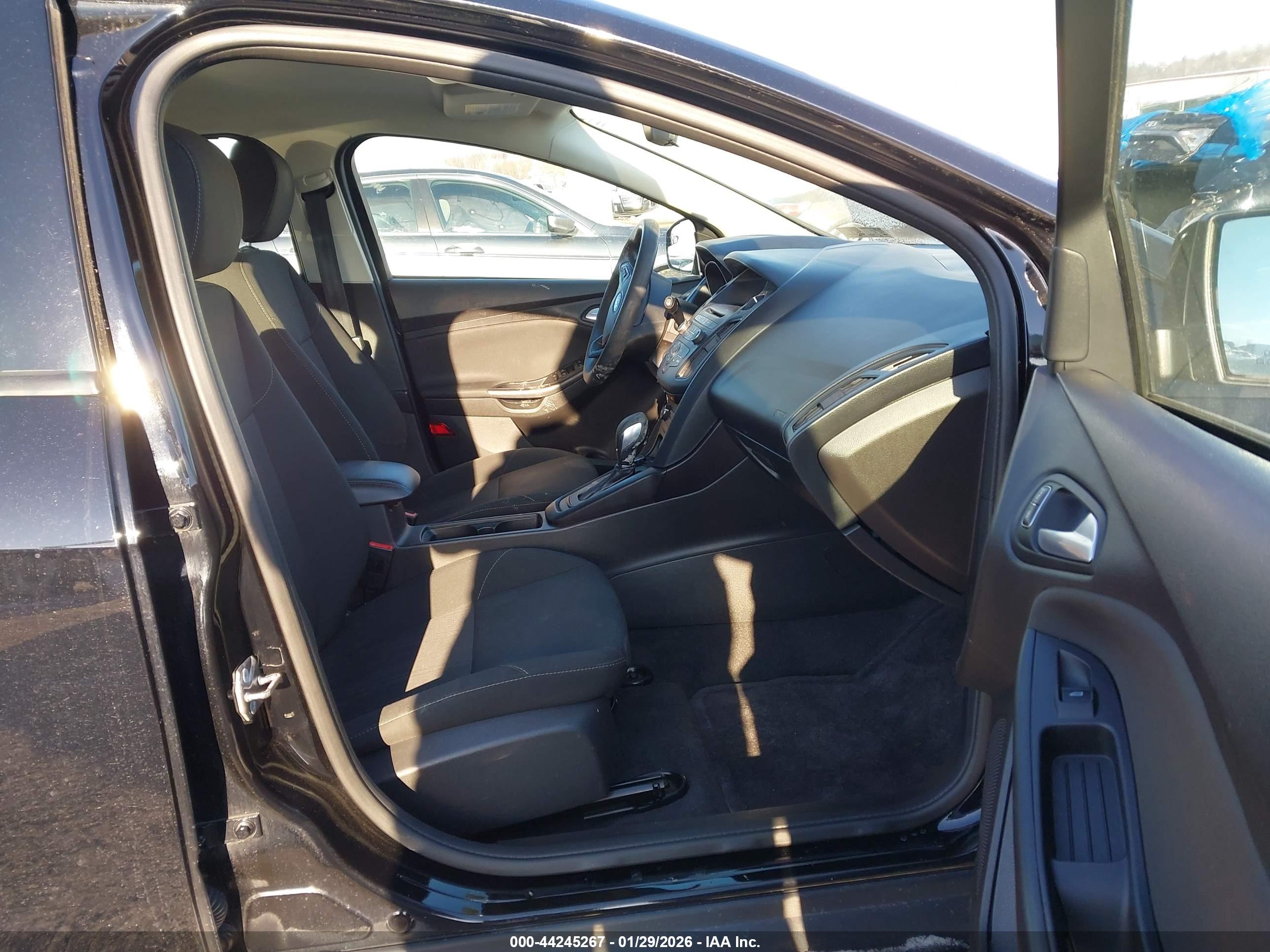 FORD FOCUS image 5