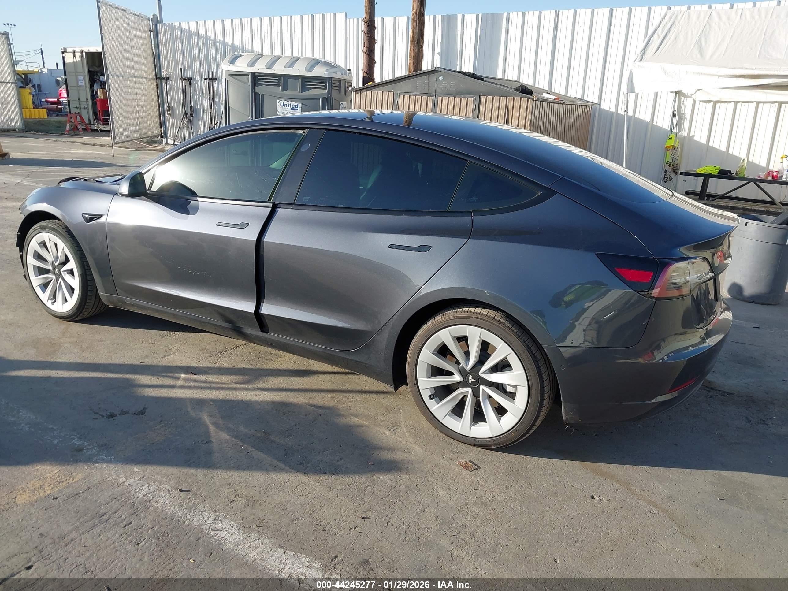 TESLA MODEL image 3