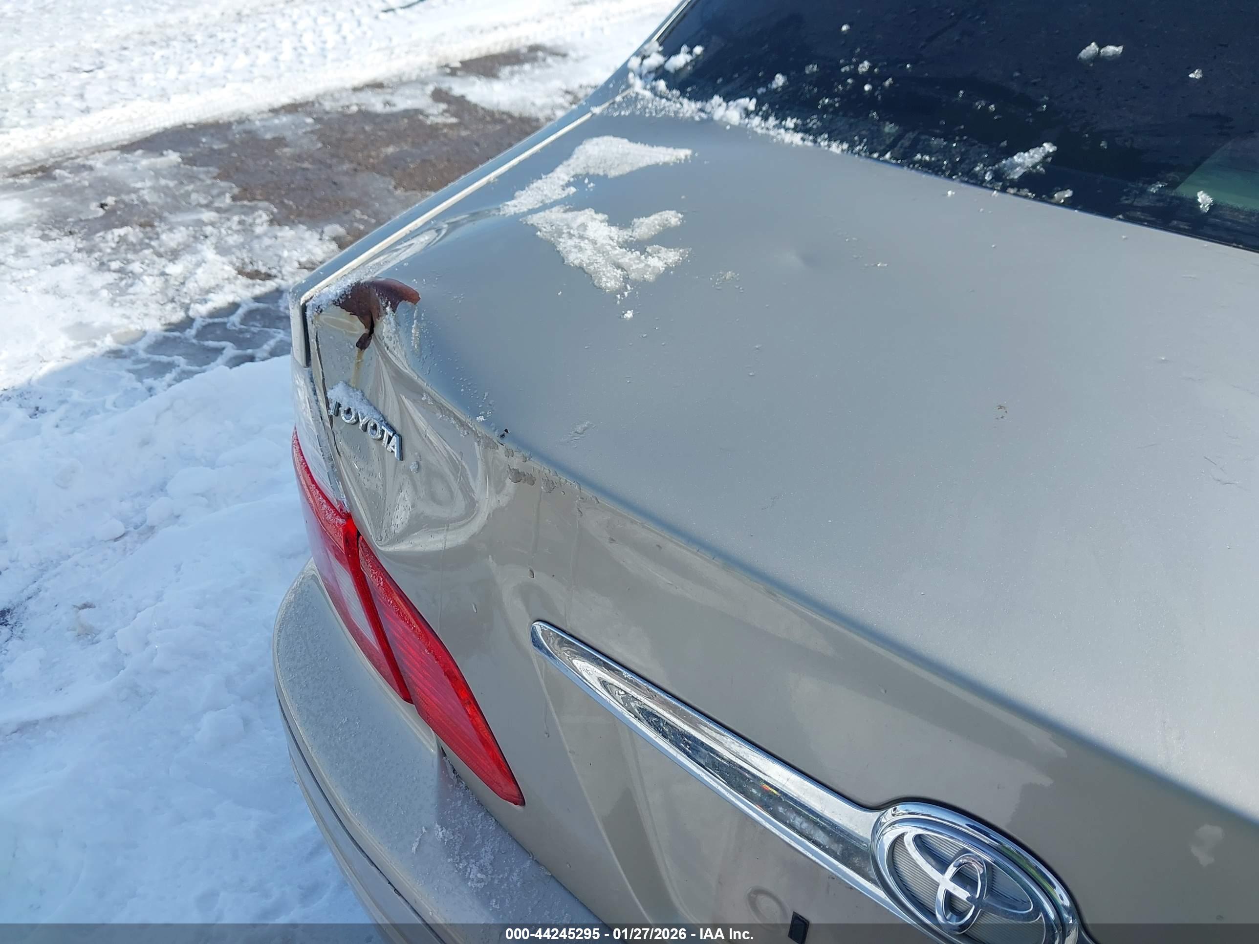 TOYOTA AVALON image 6