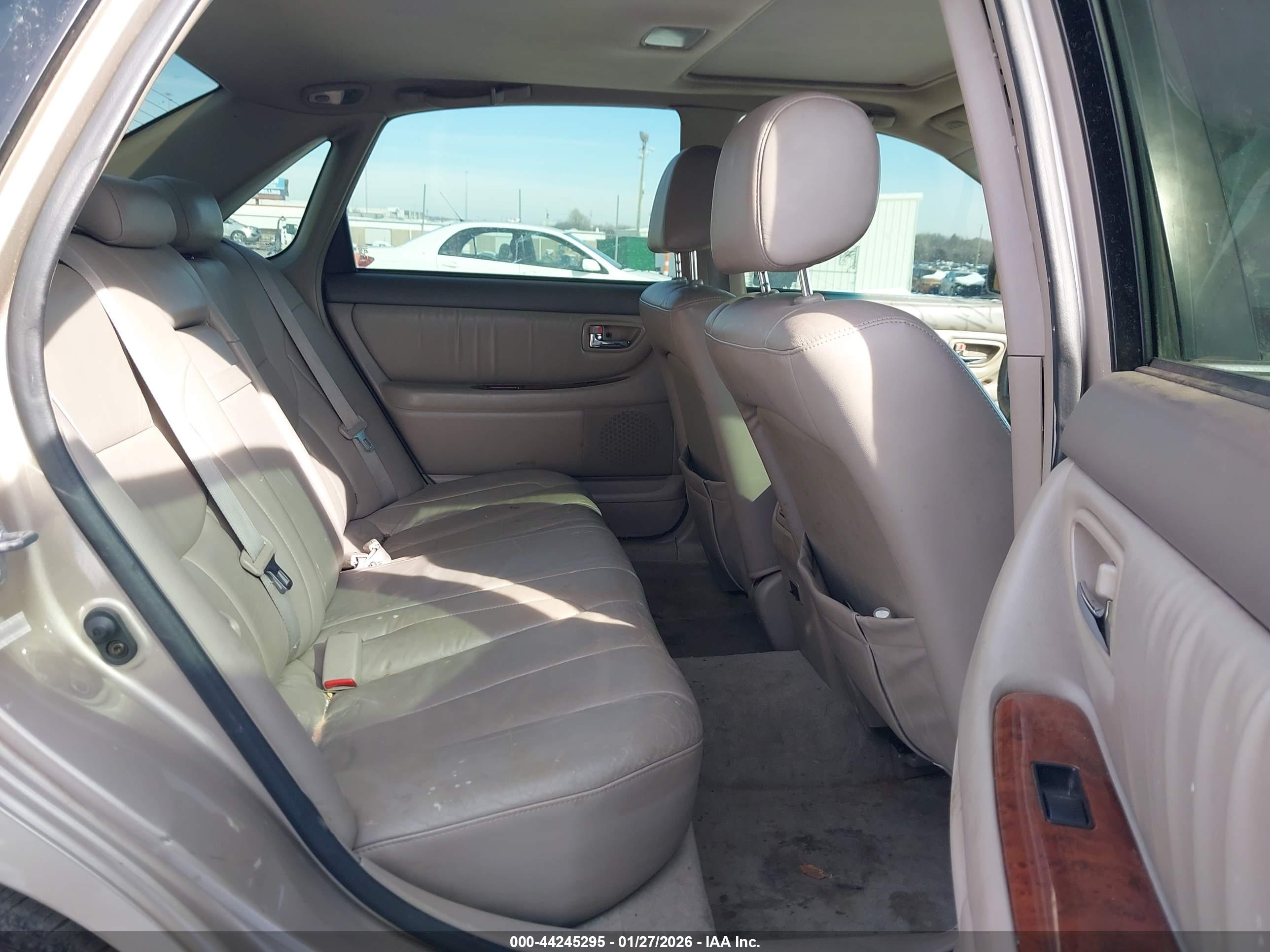 TOYOTA AVALON image 8