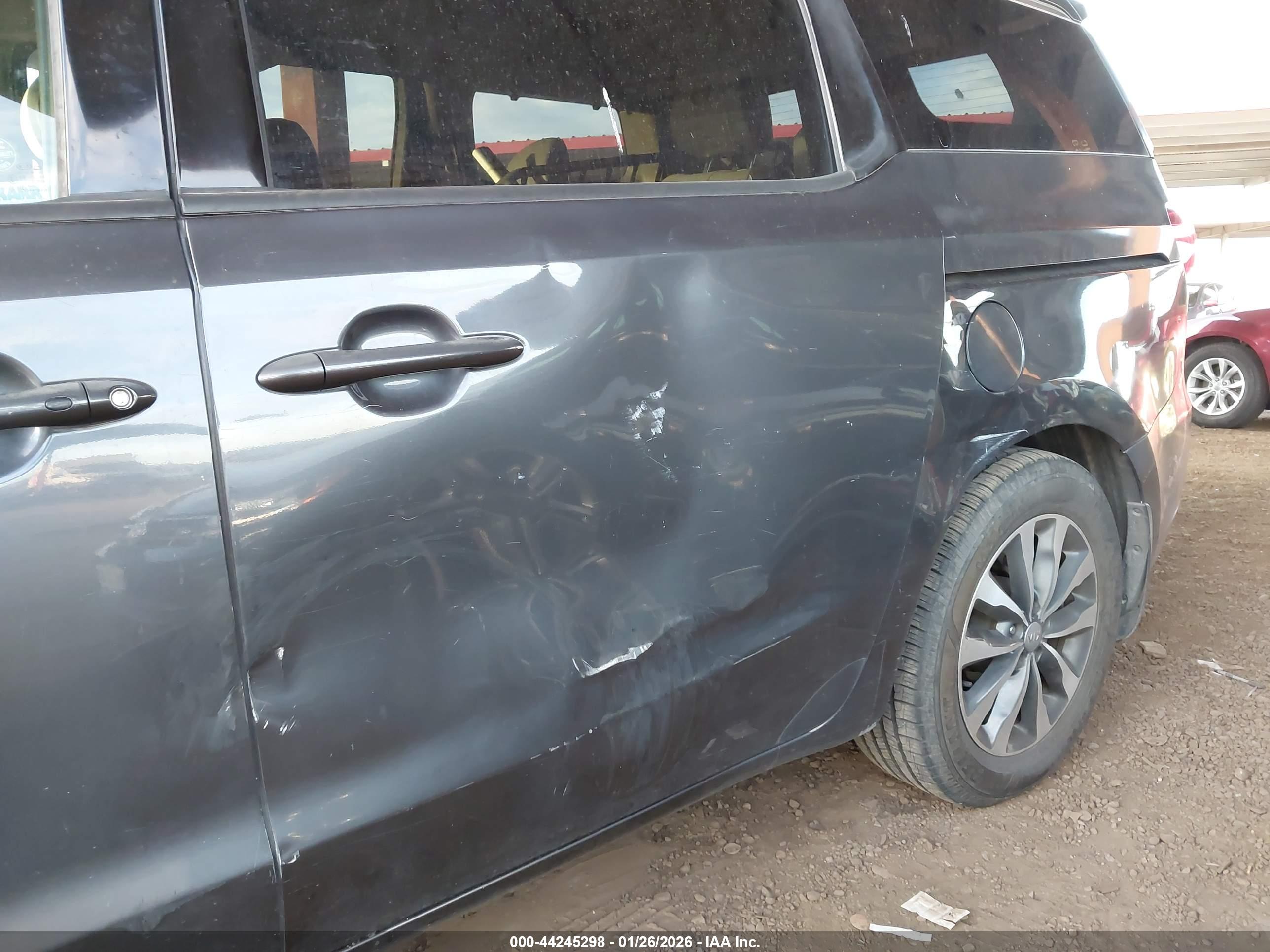 KIA SEDONA image 6