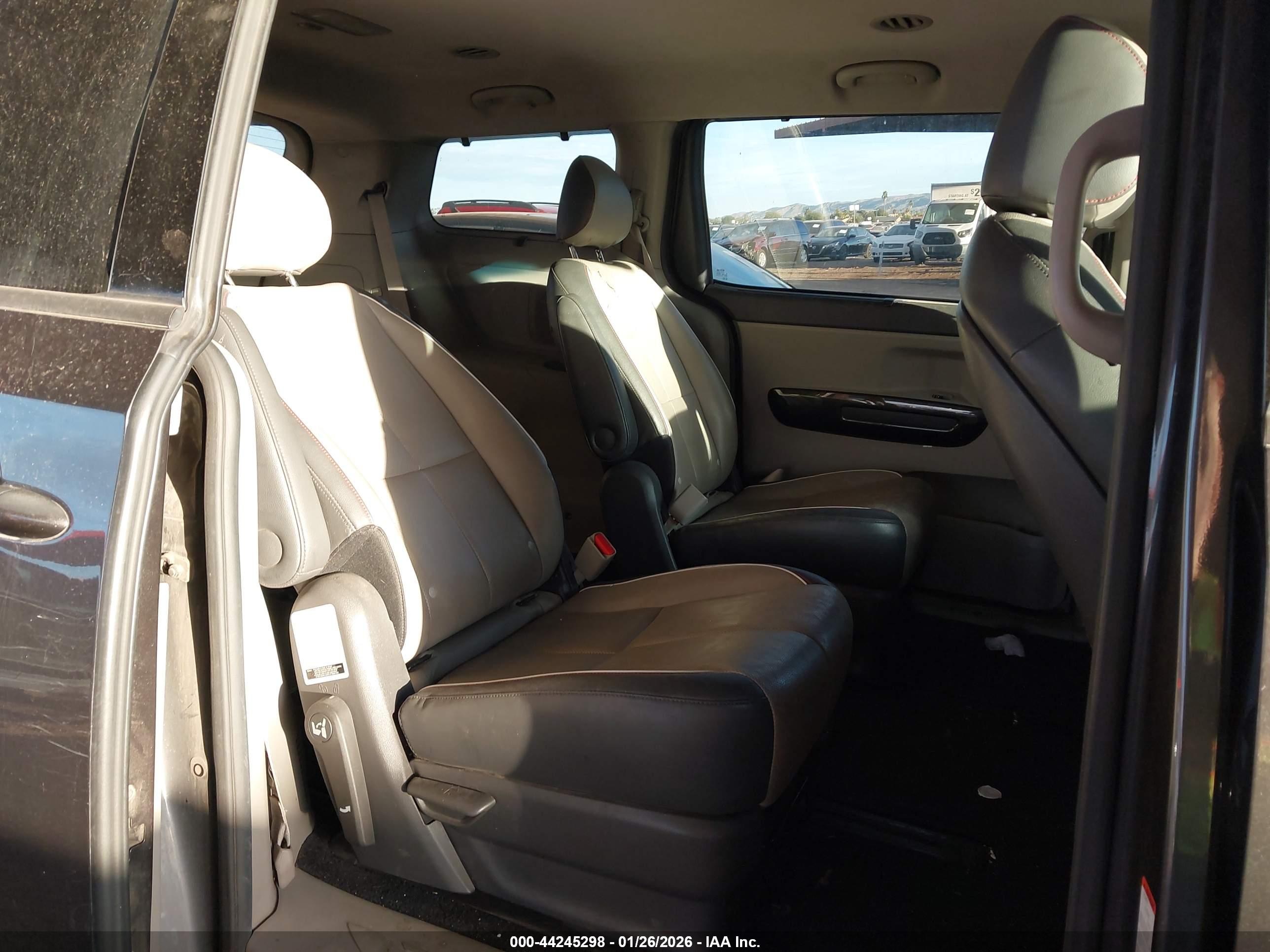 KIA SEDONA image 8