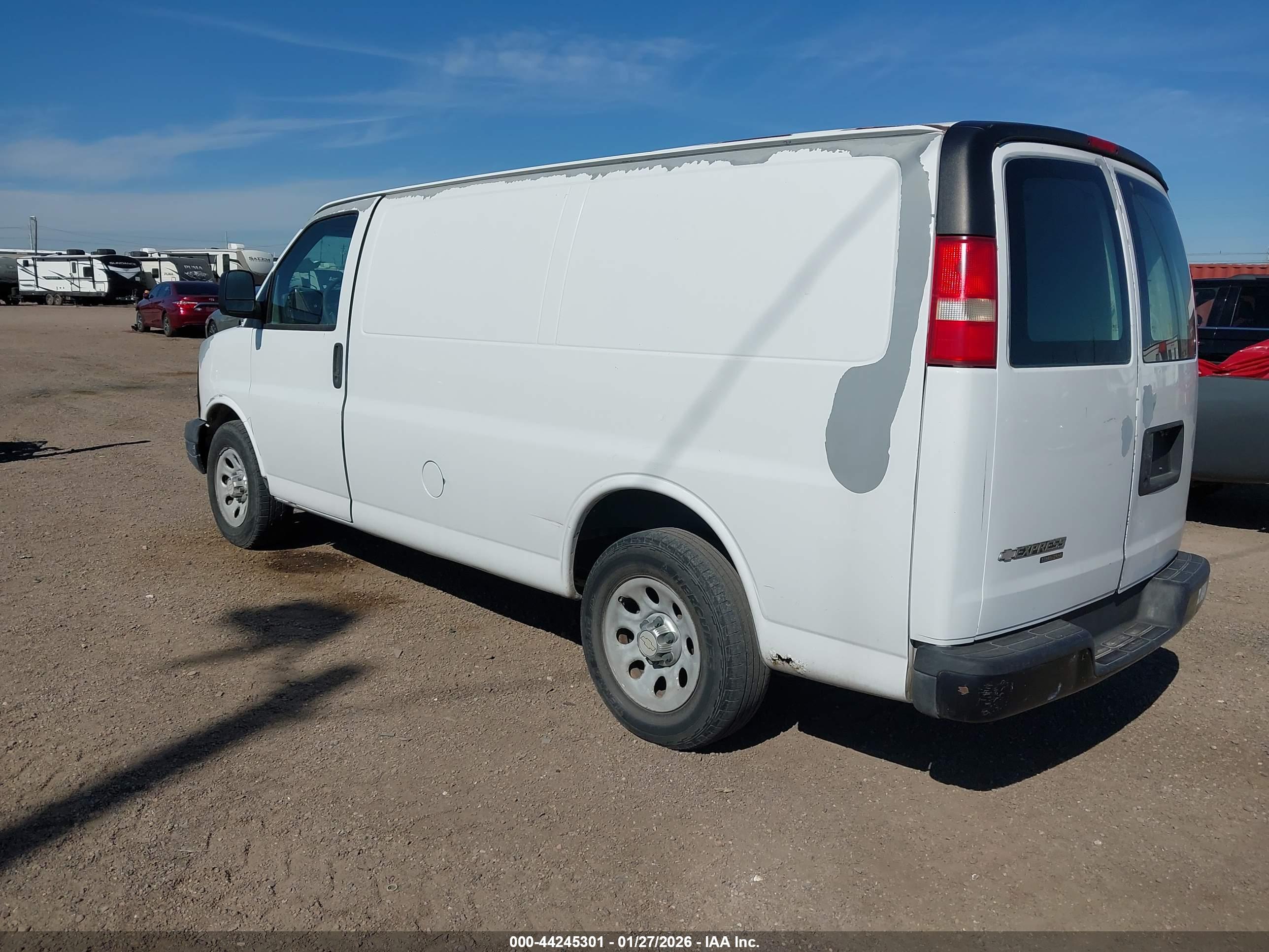 CHEVROLET EXPRESS image 3