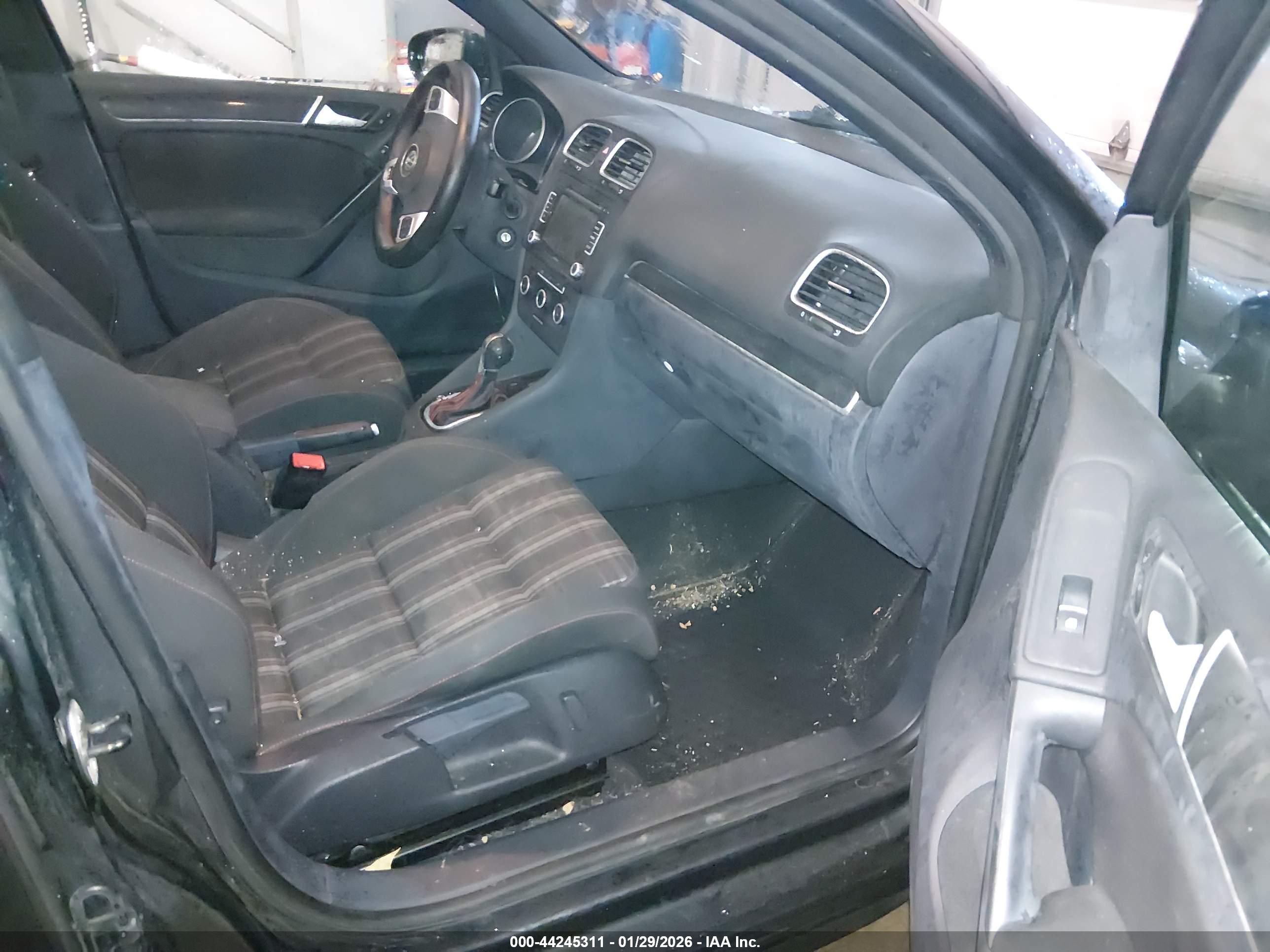 VOLKSWAGEN GTI image 5