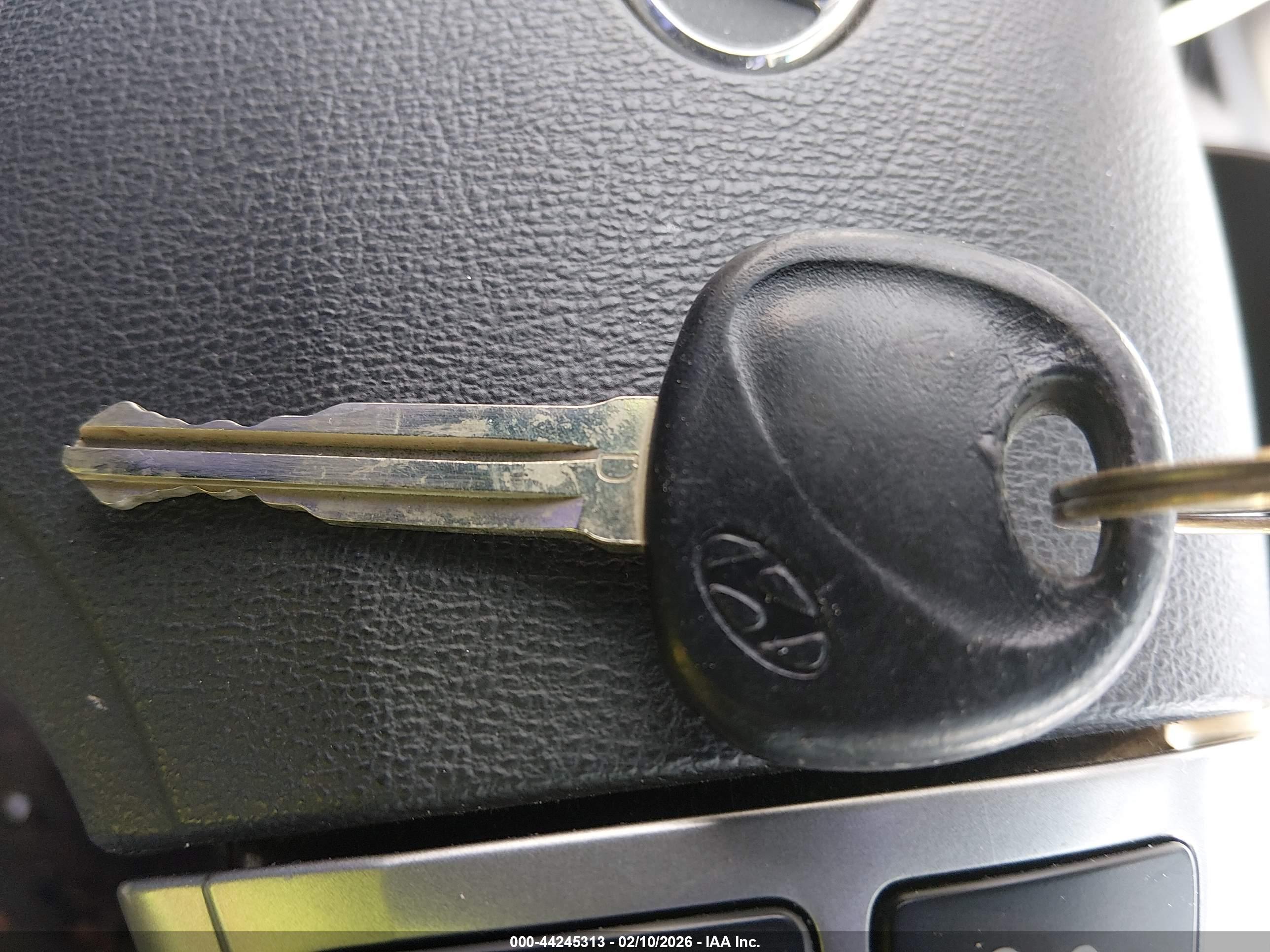 HYUNDAI ELANTRA image 11
