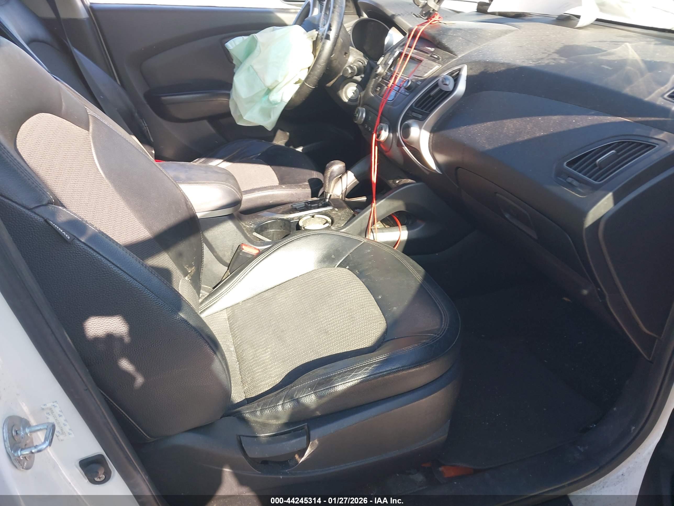 HYUNDAI TUCSON image 5