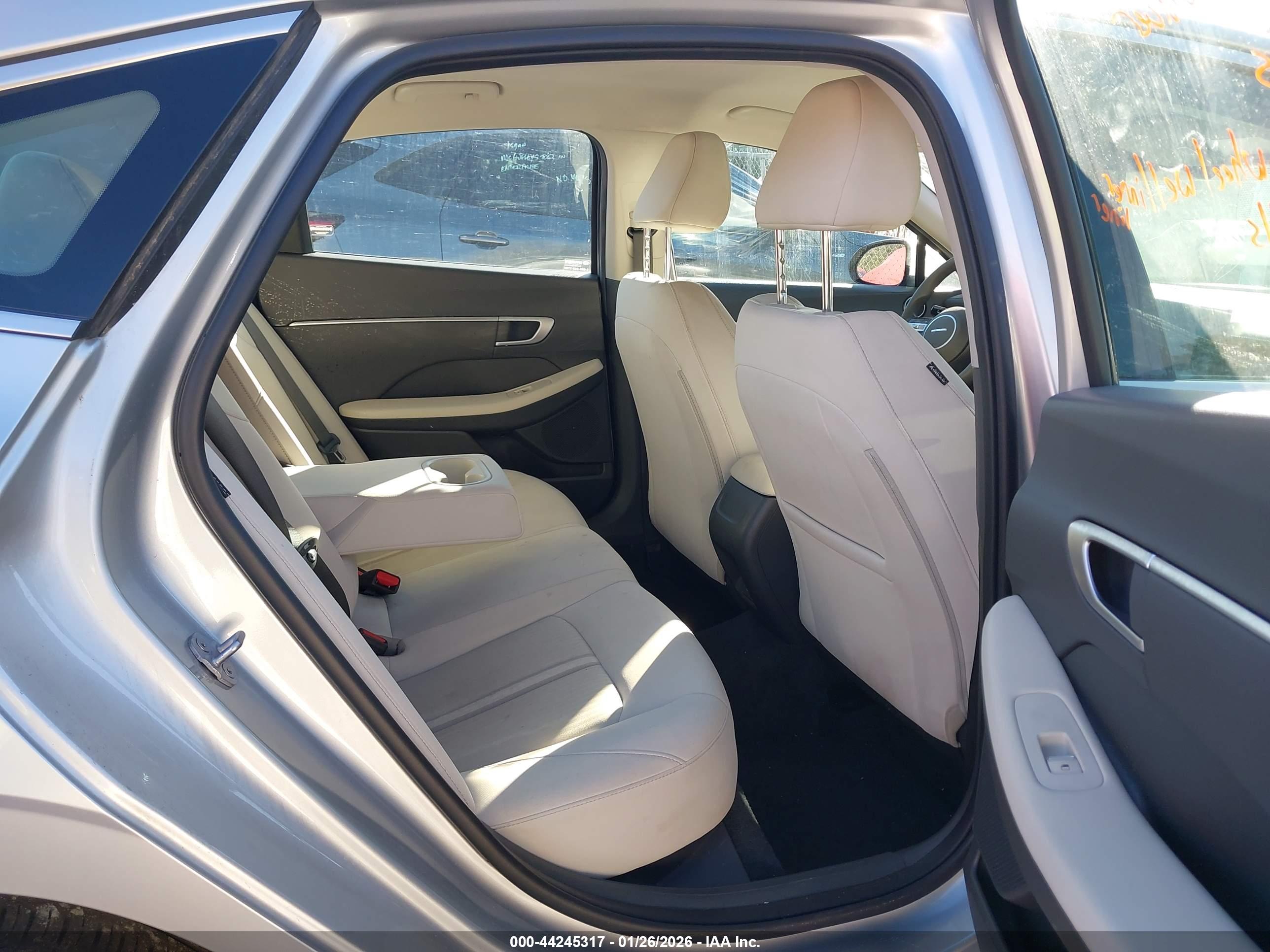HYUNDAI SONATA image 8
