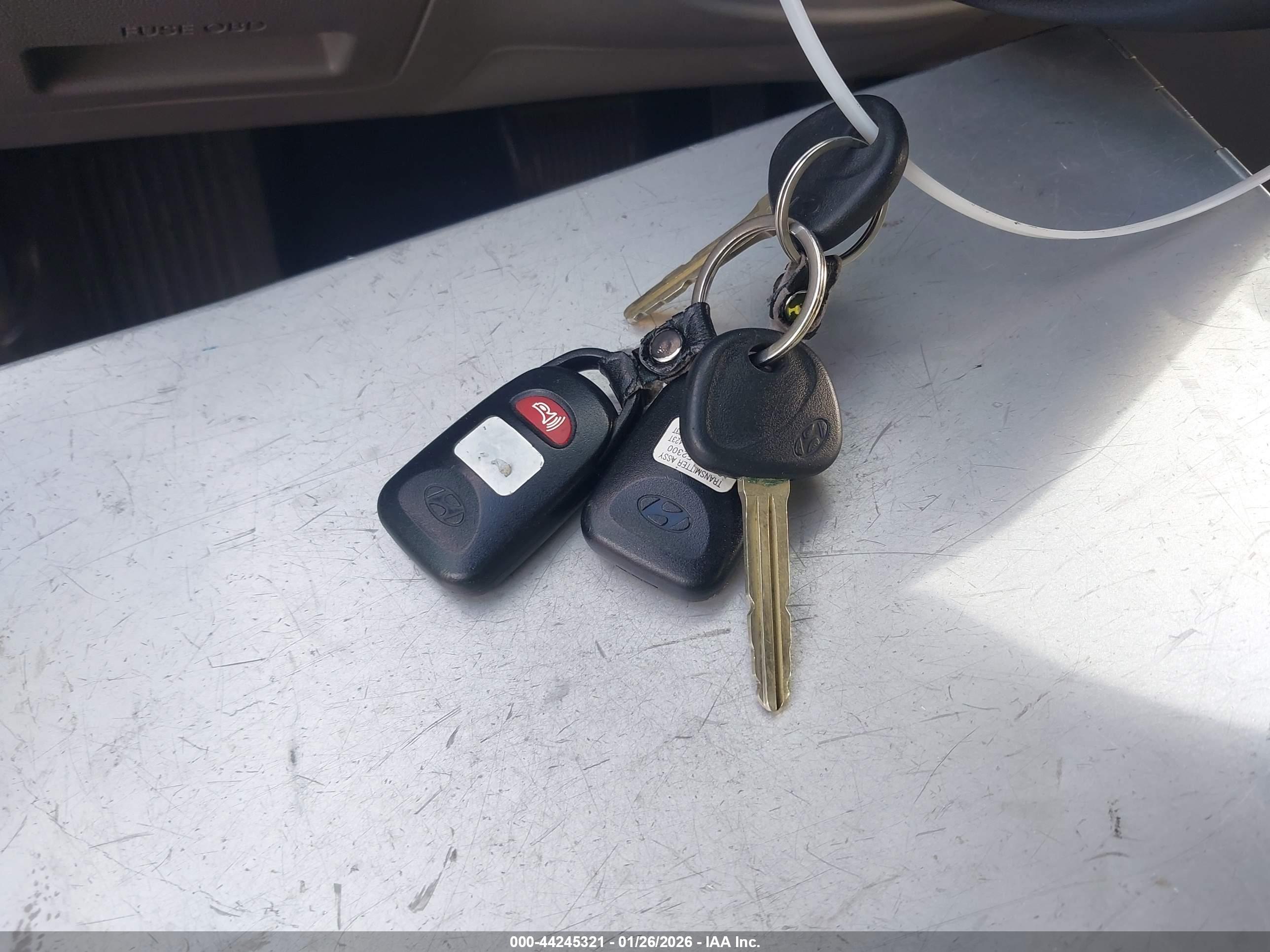 HYUNDAI ELANTRA image 11