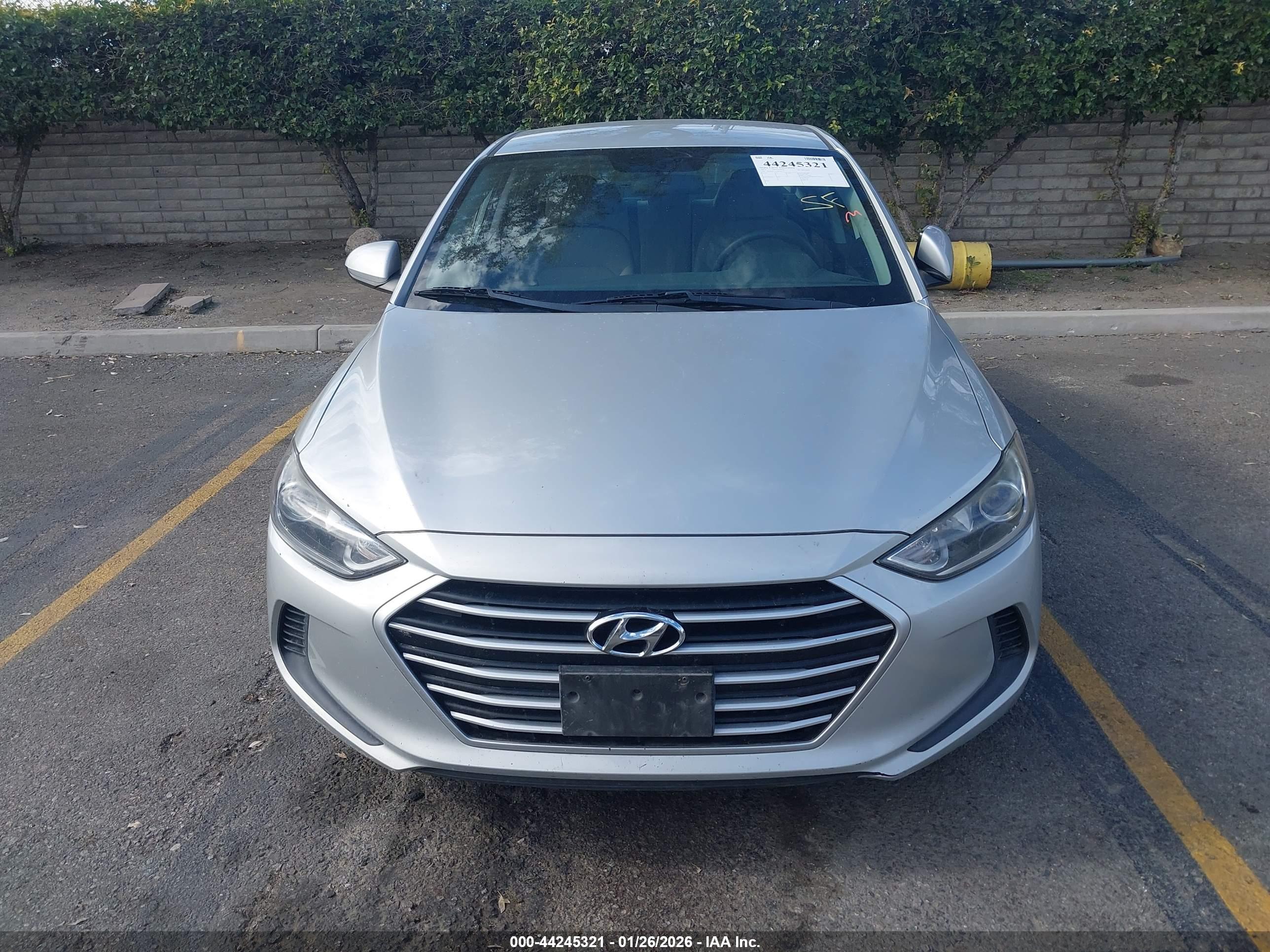 HYUNDAI ELANTRA image 6