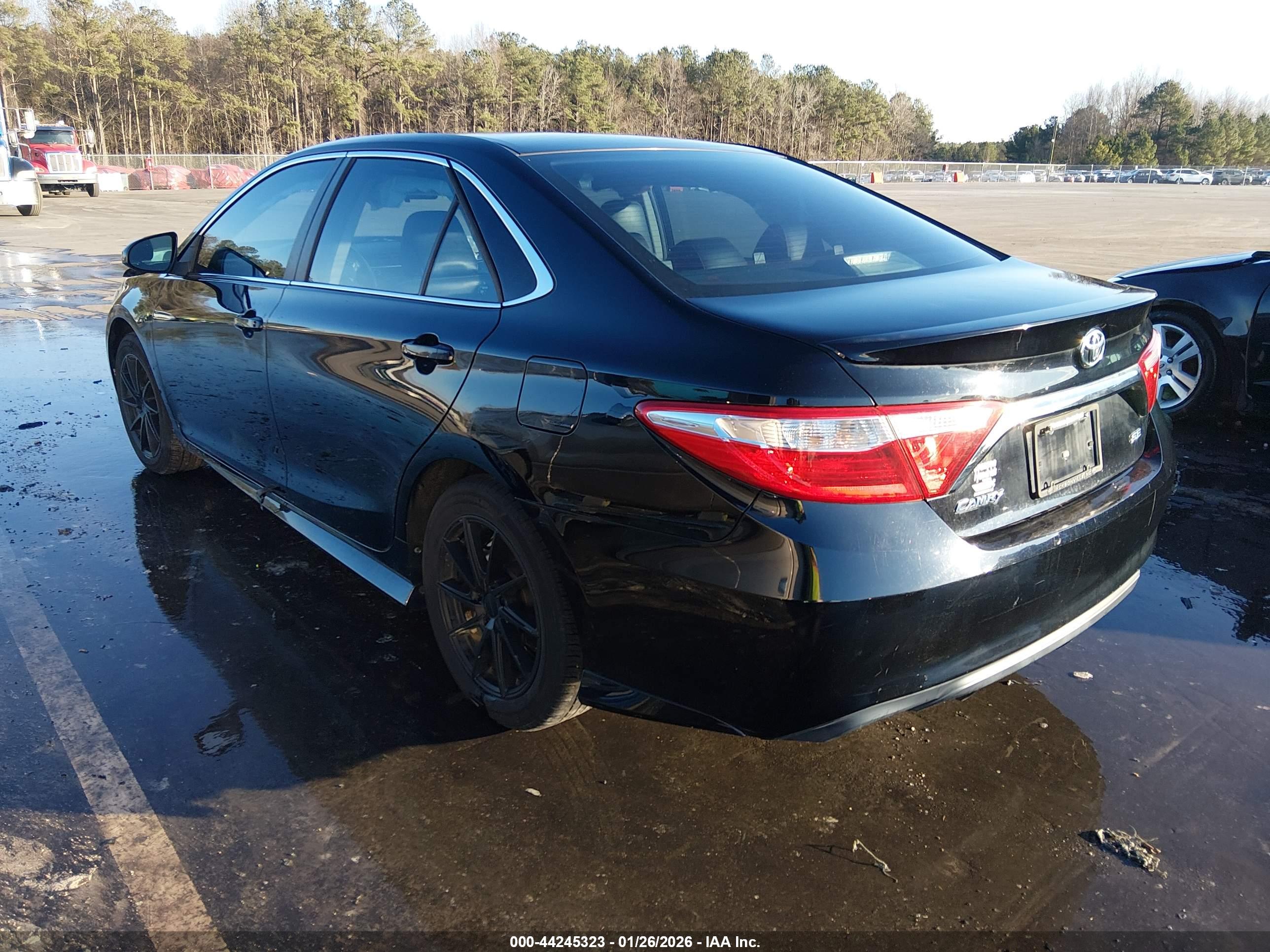 TOYOTA CAMRY image 3