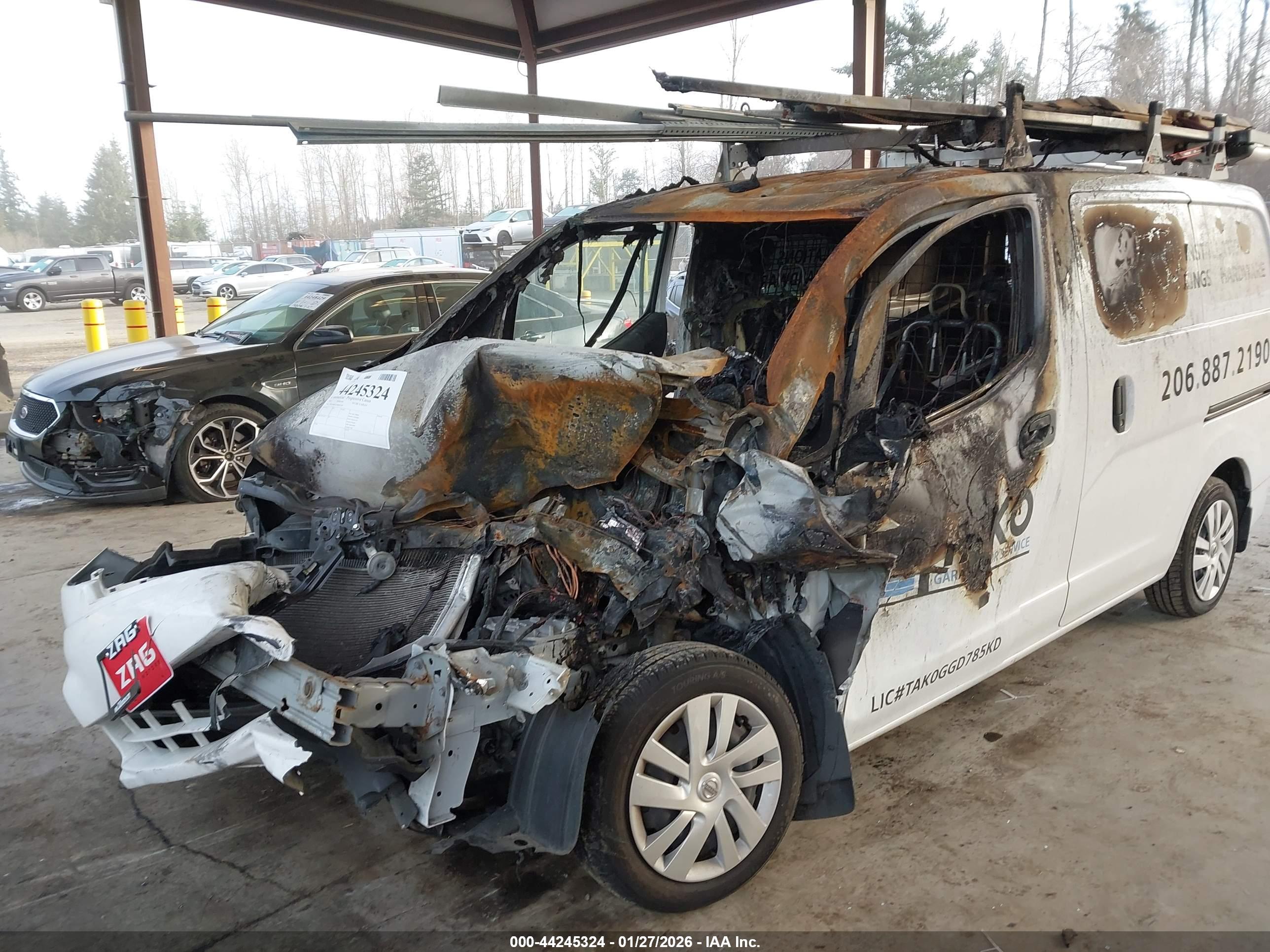 NISSAN NV200 image 6