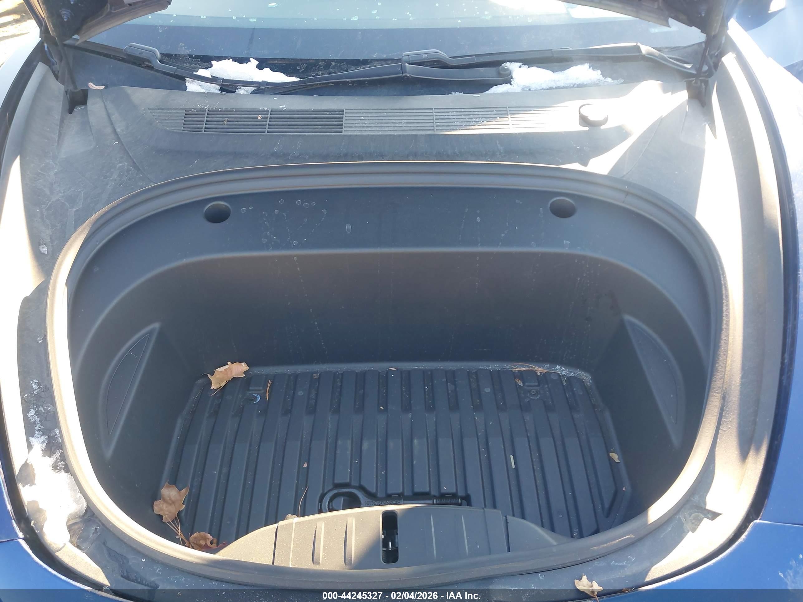TESLA MODEL image 10
