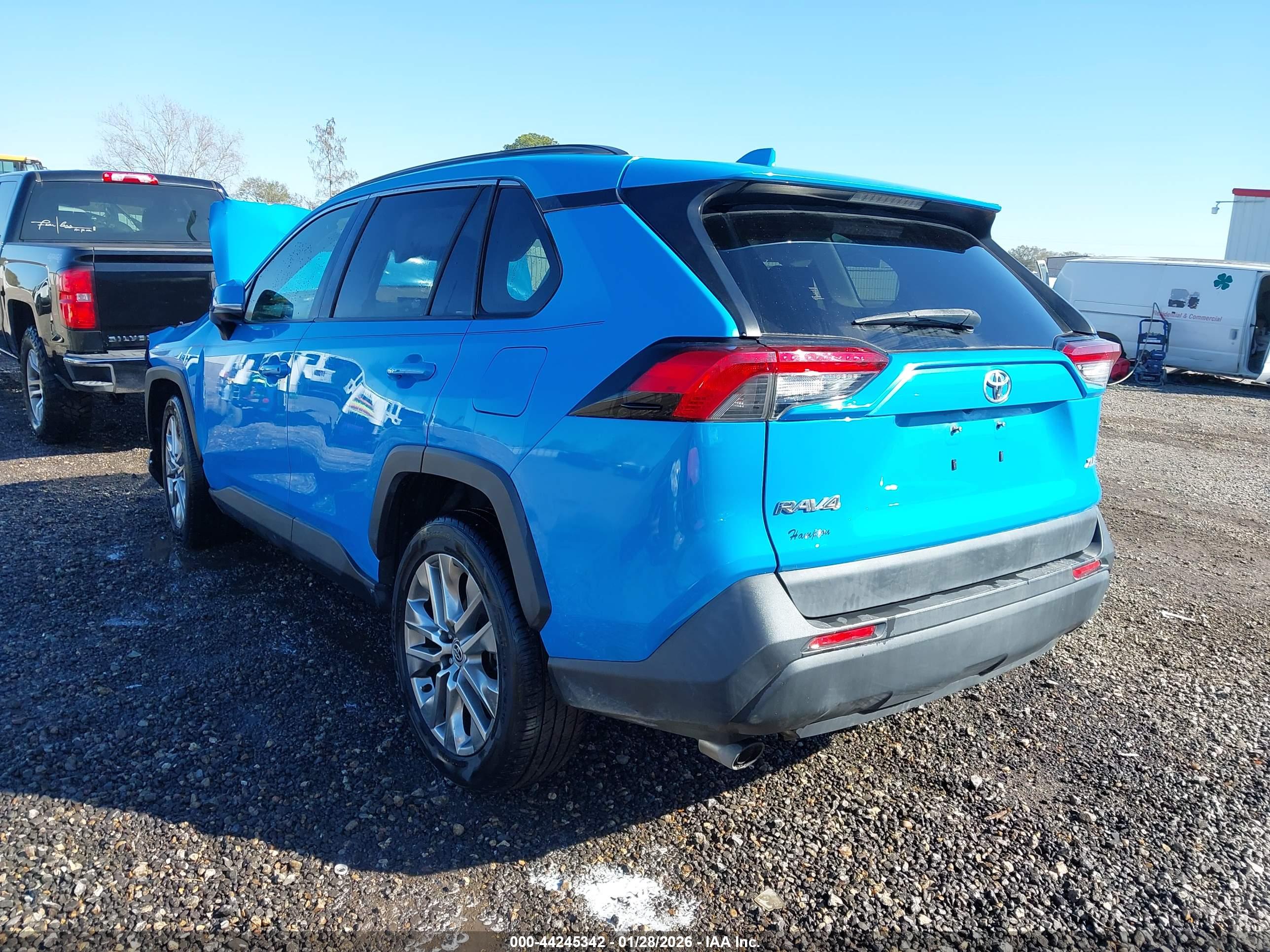 TOYOTA RAV4 image 3